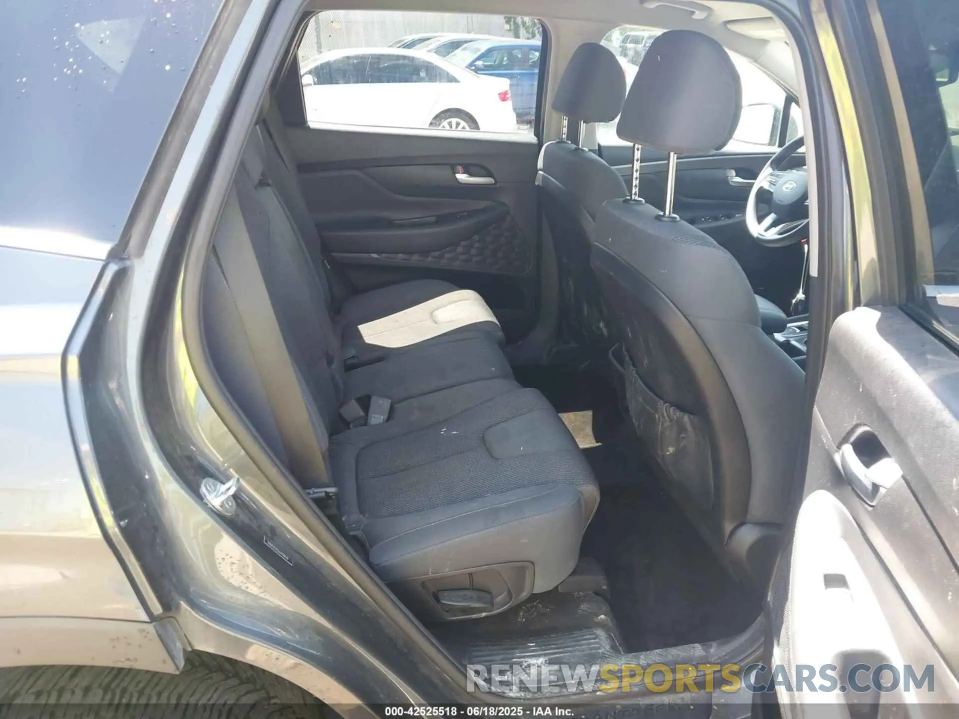 8 Photograph of a damaged car 5NMS33AD6LH138634 HYUNDAI SANTA FE 2020