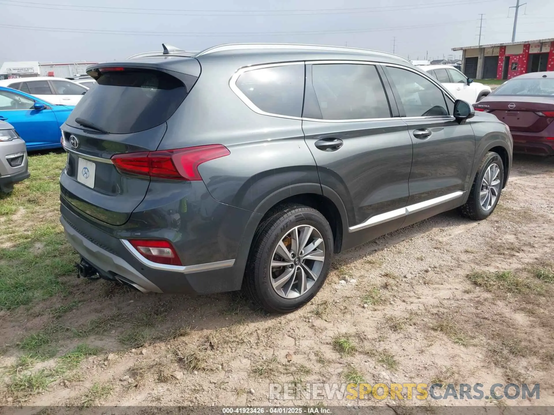 4 Photograph of a damaged car 5NMS33AD6LH186683 HYUNDAI SANTA FE 2020