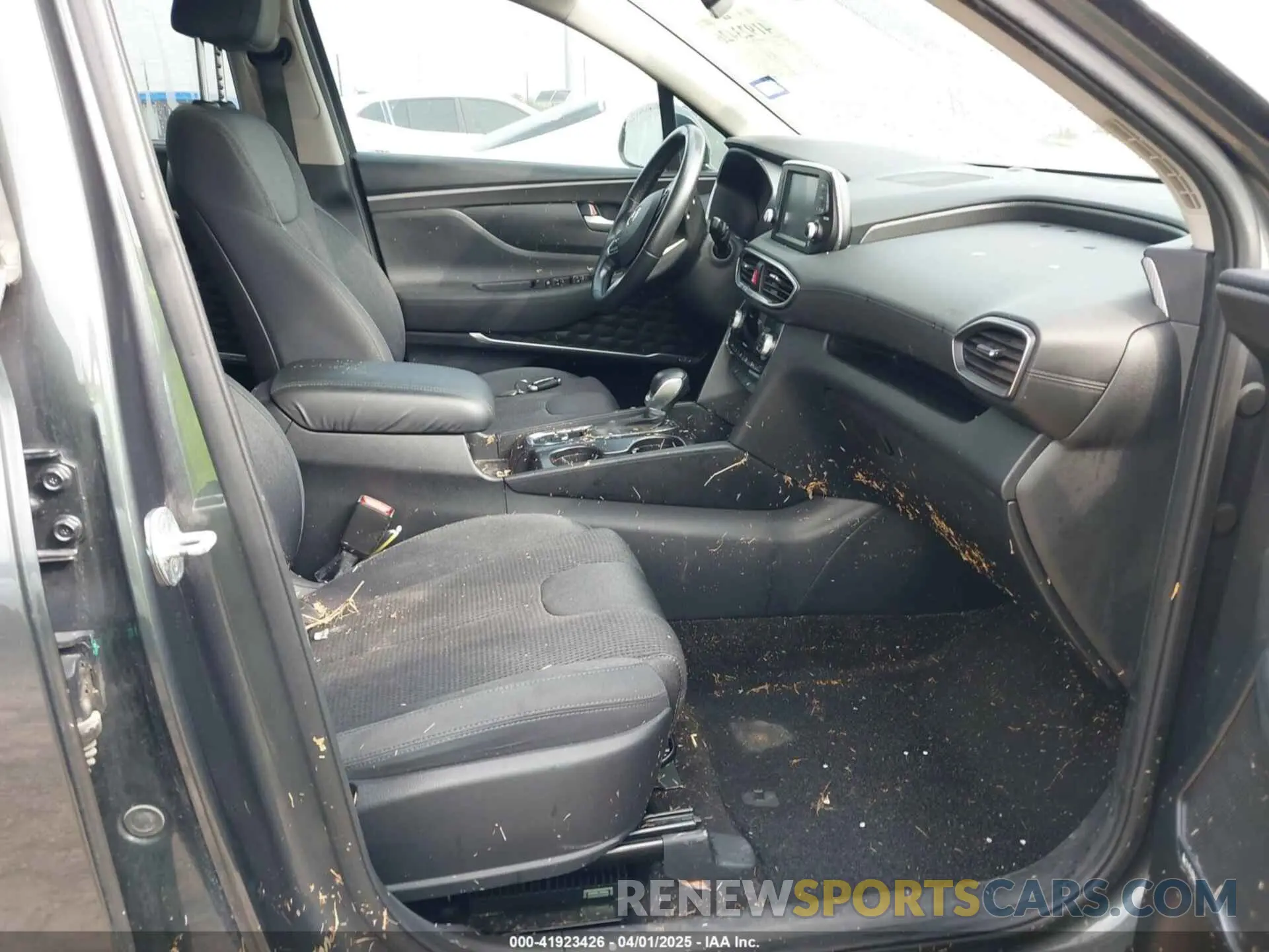 5 Photograph of a damaged car 5NMS33AD6LH186683 HYUNDAI SANTA FE 2020