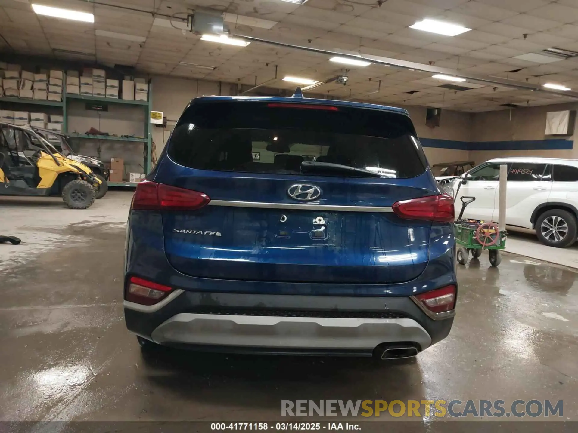 17 Photograph of a damaged car 5NMS33AD6LH238944 HYUNDAI SANTA FE 2020