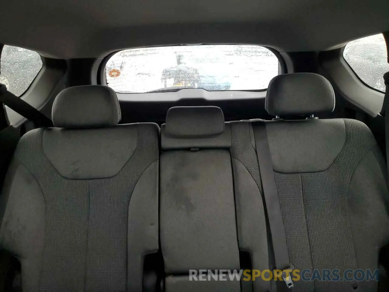 10 Photograph of a damaged car 5NMS33AD6LH285536 HYUNDAI SANTA FE 2020