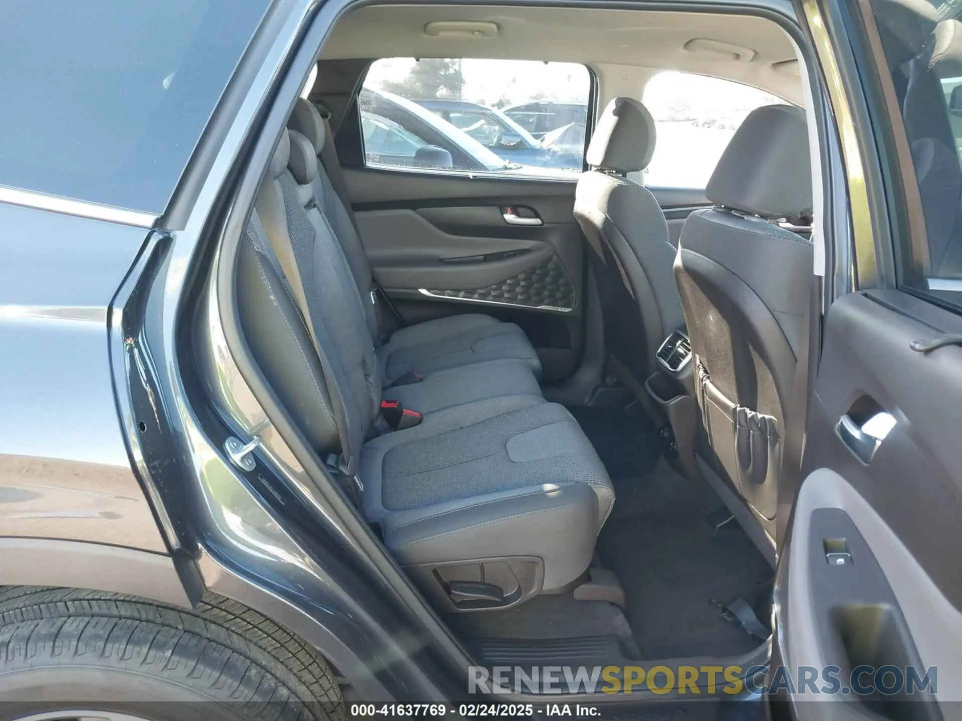 8 Photograph of a damaged car 5NMS33AD7LH184750 HYUNDAI SANTA FE 2020