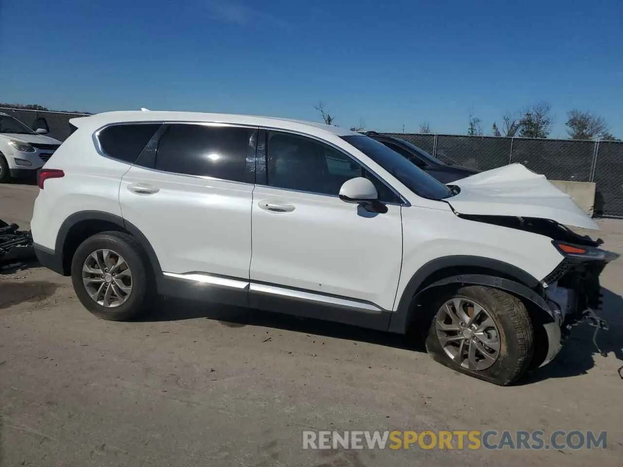 4 Photograph of a damaged car 5NMS33AD7LH195196 HYUNDAI SANTA FE 2020