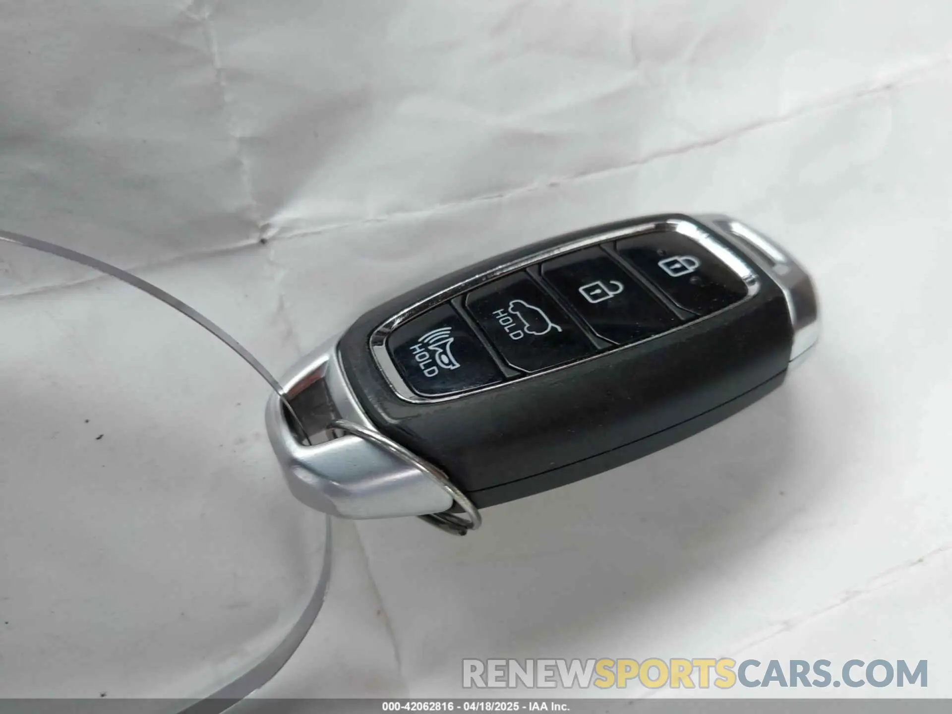 11 Photograph of a damaged car 5NMS33AD7LH209758 HYUNDAI SANTA FE 2020