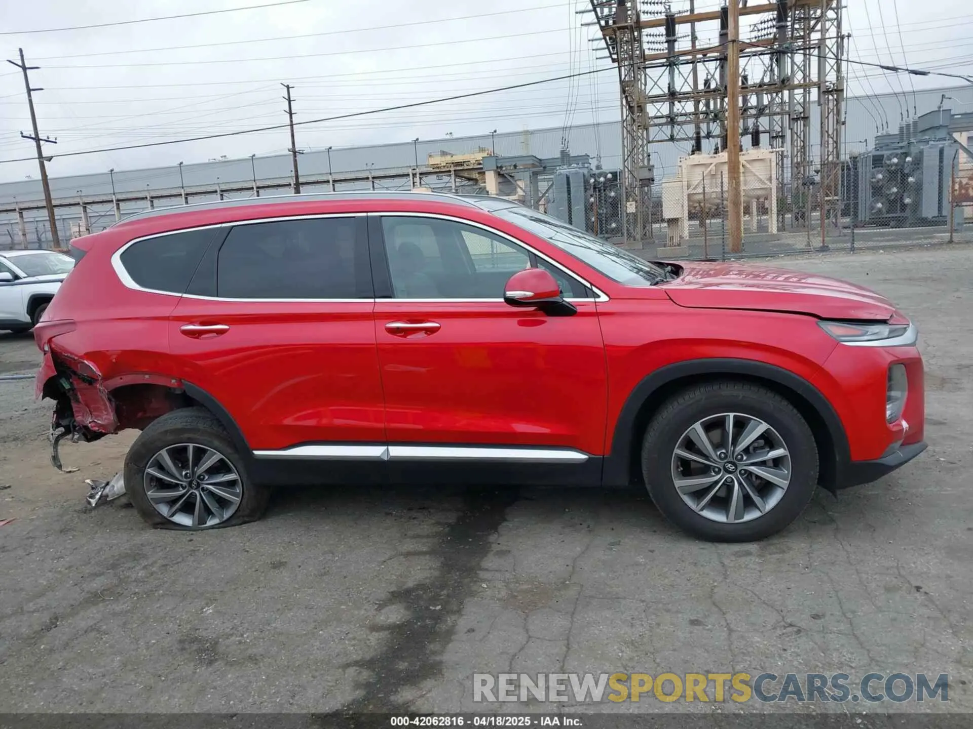 13 Photograph of a damaged car 5NMS33AD7LH209758 HYUNDAI SANTA FE 2020