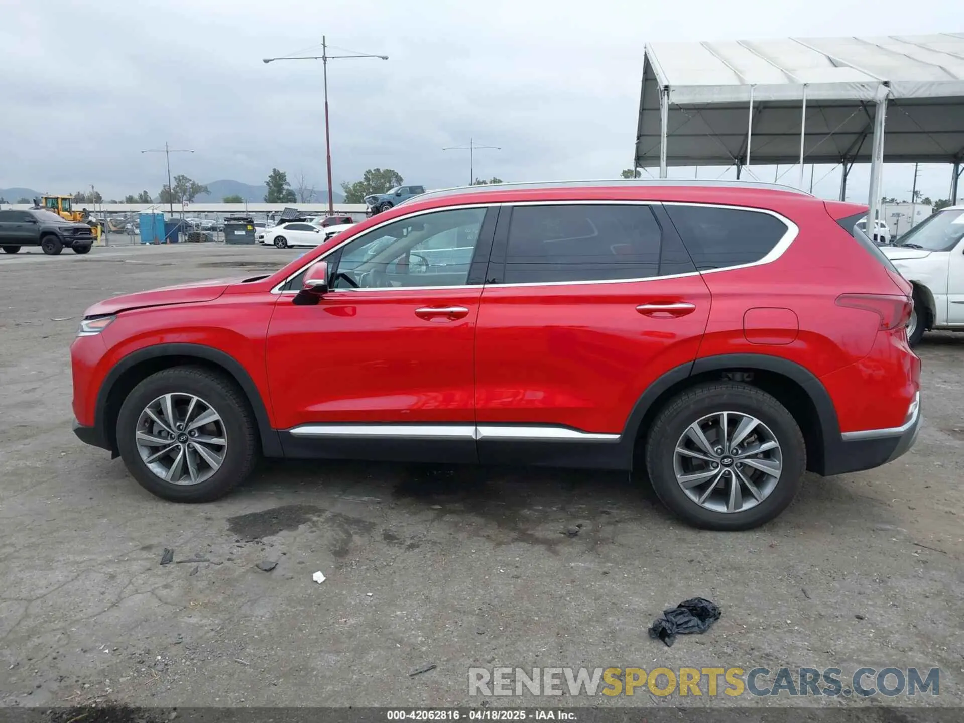 14 Photograph of a damaged car 5NMS33AD7LH209758 HYUNDAI SANTA FE 2020
