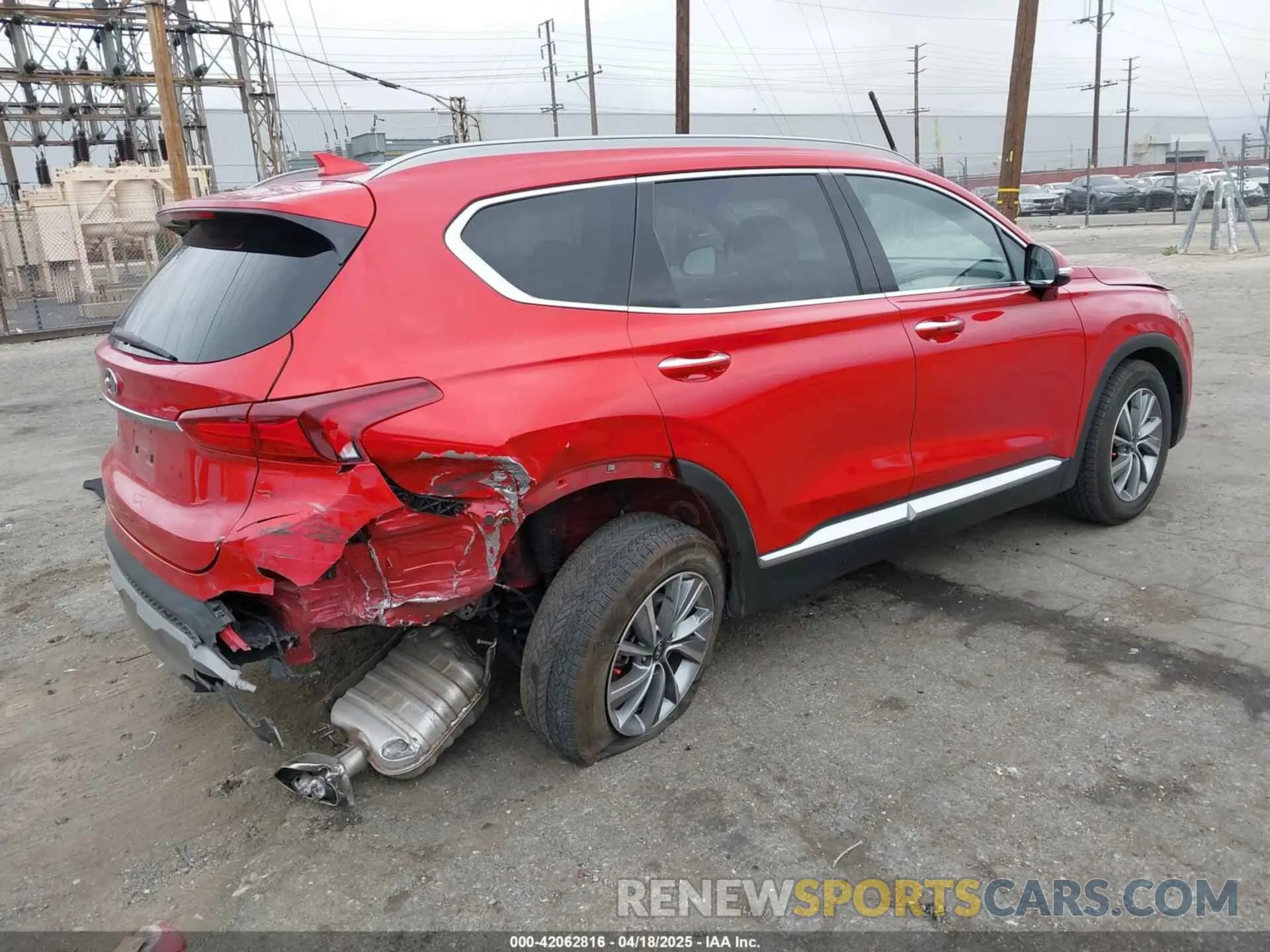 4 Photograph of a damaged car 5NMS33AD7LH209758 HYUNDAI SANTA FE 2020