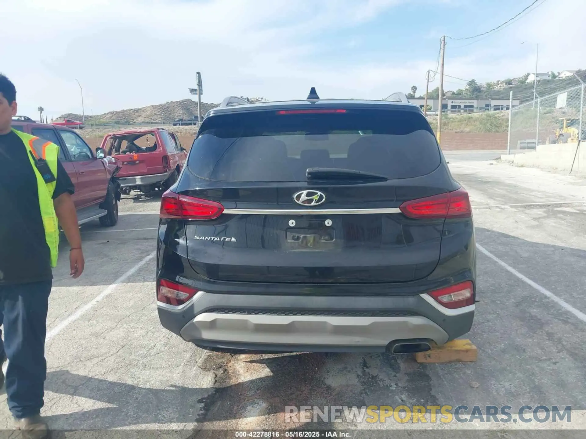 16 Photograph of a damaged car 5NMS33AD7LH222140 HYUNDAI SANTA FE 2020