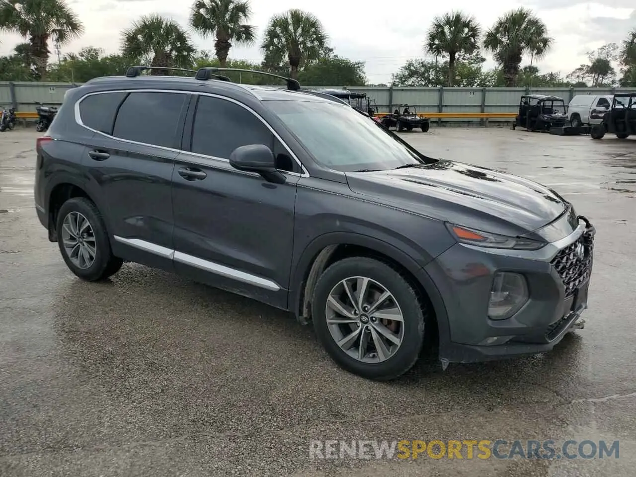 4 Photograph of a damaged car 5NMS33AD7LH232926 HYUNDAI SANTA FE 2020