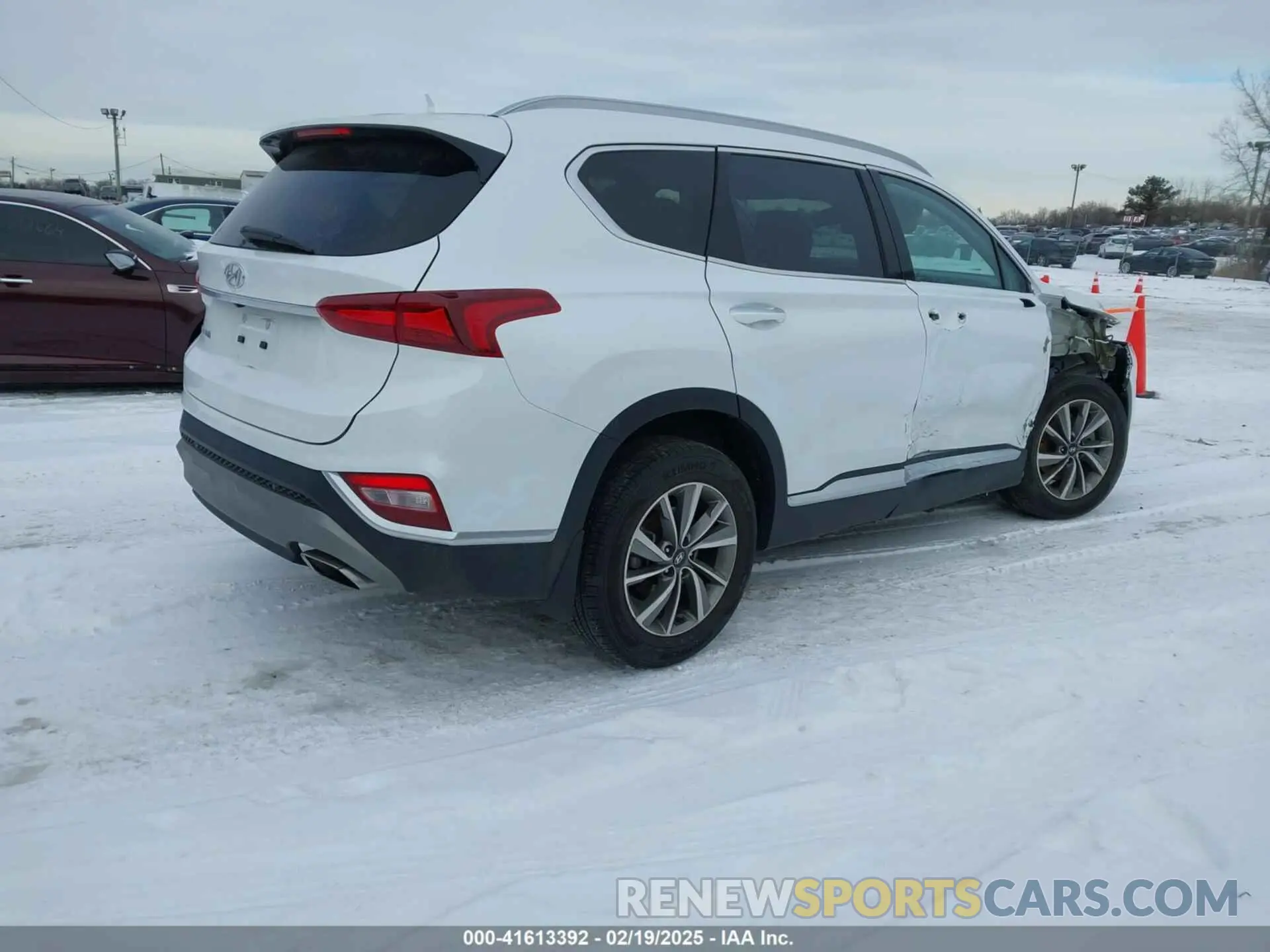 4 Photograph of a damaged car 5NMS33AD7LH289661 HYUNDAI SANTA FE 2020