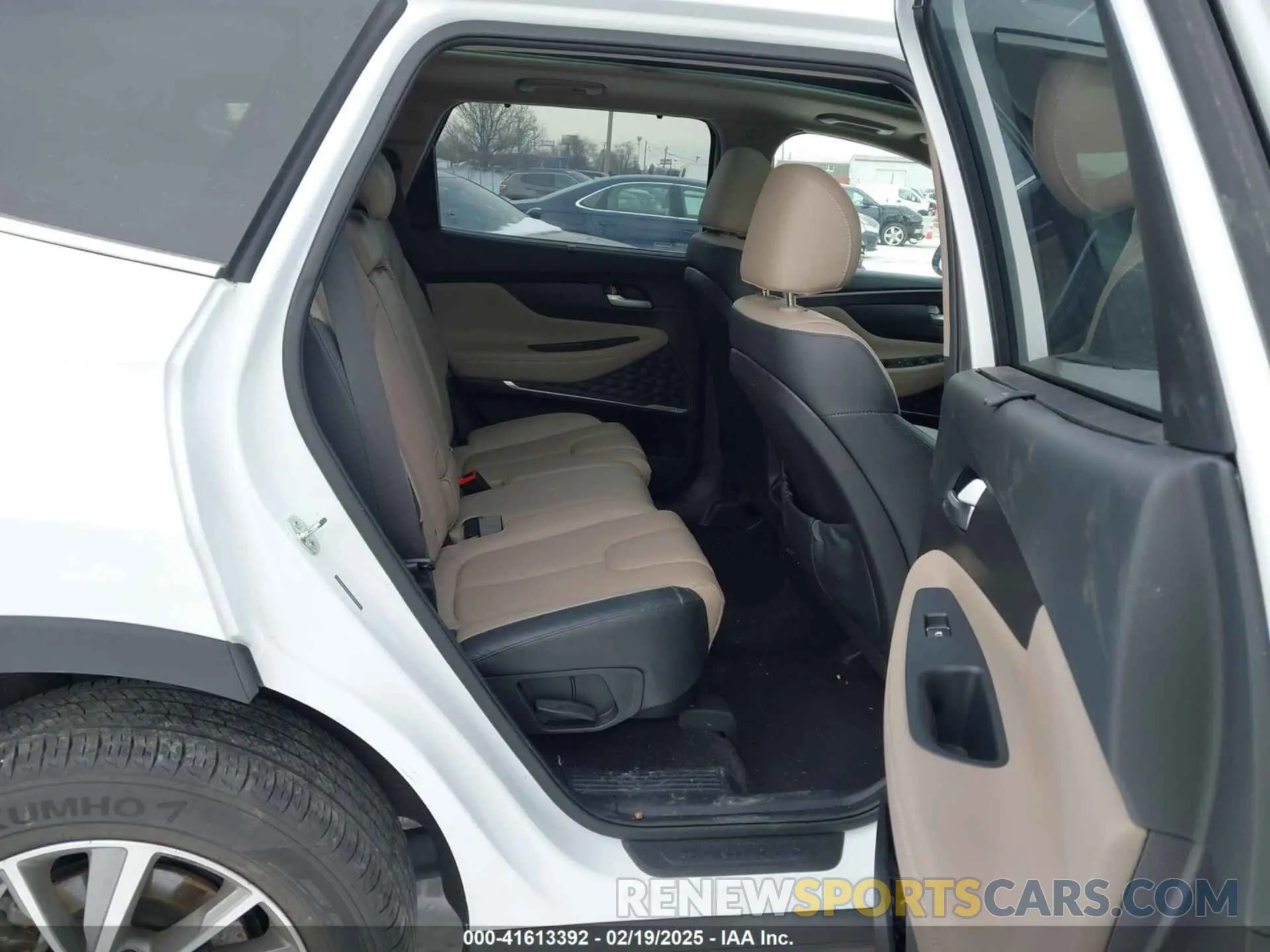 8 Photograph of a damaged car 5NMS33AD7LH289661 HYUNDAI SANTA FE 2020