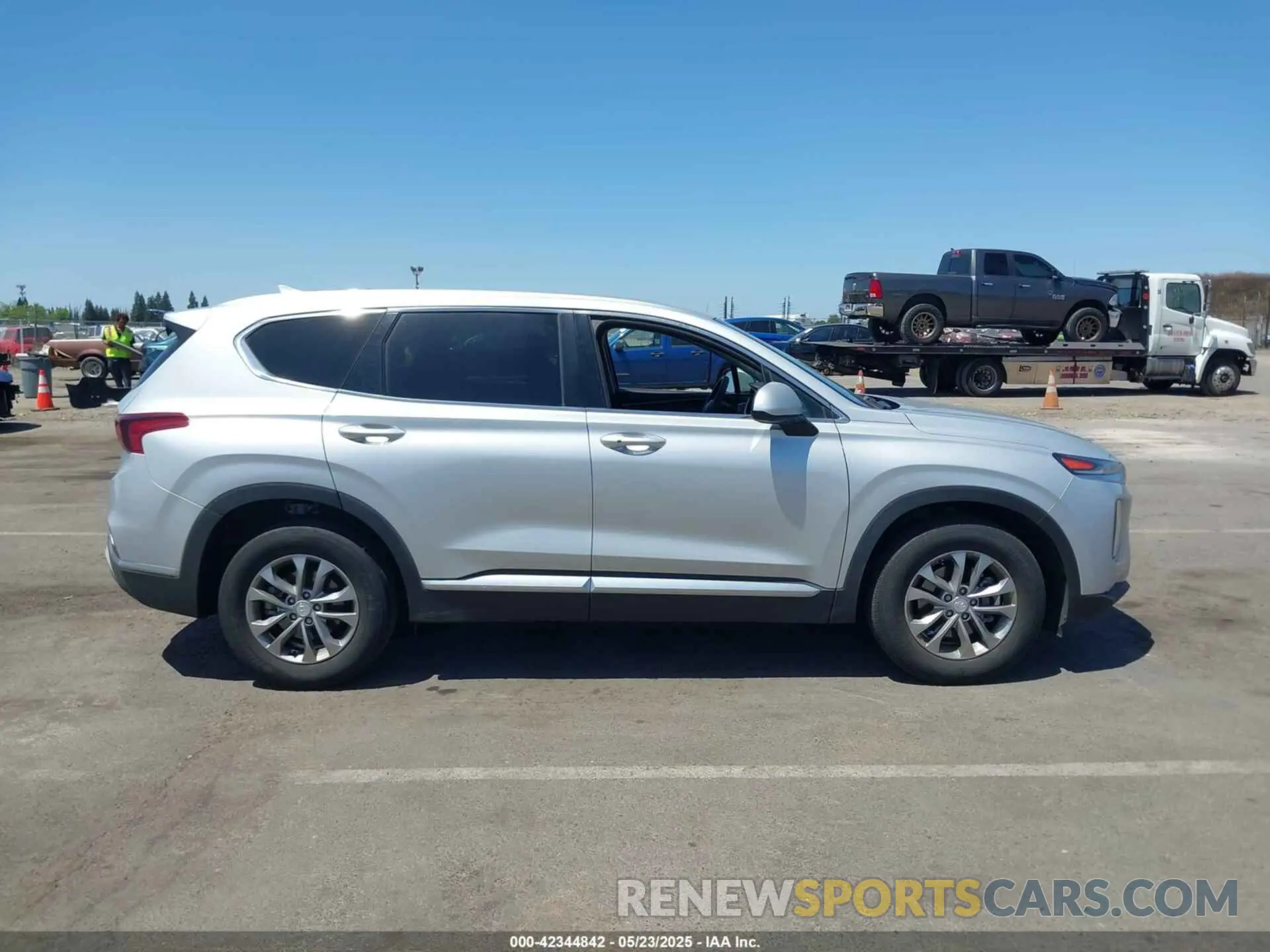 13 Photograph of a damaged car 5NMS33AD8LH169805 HYUNDAI SANTA FE 2020