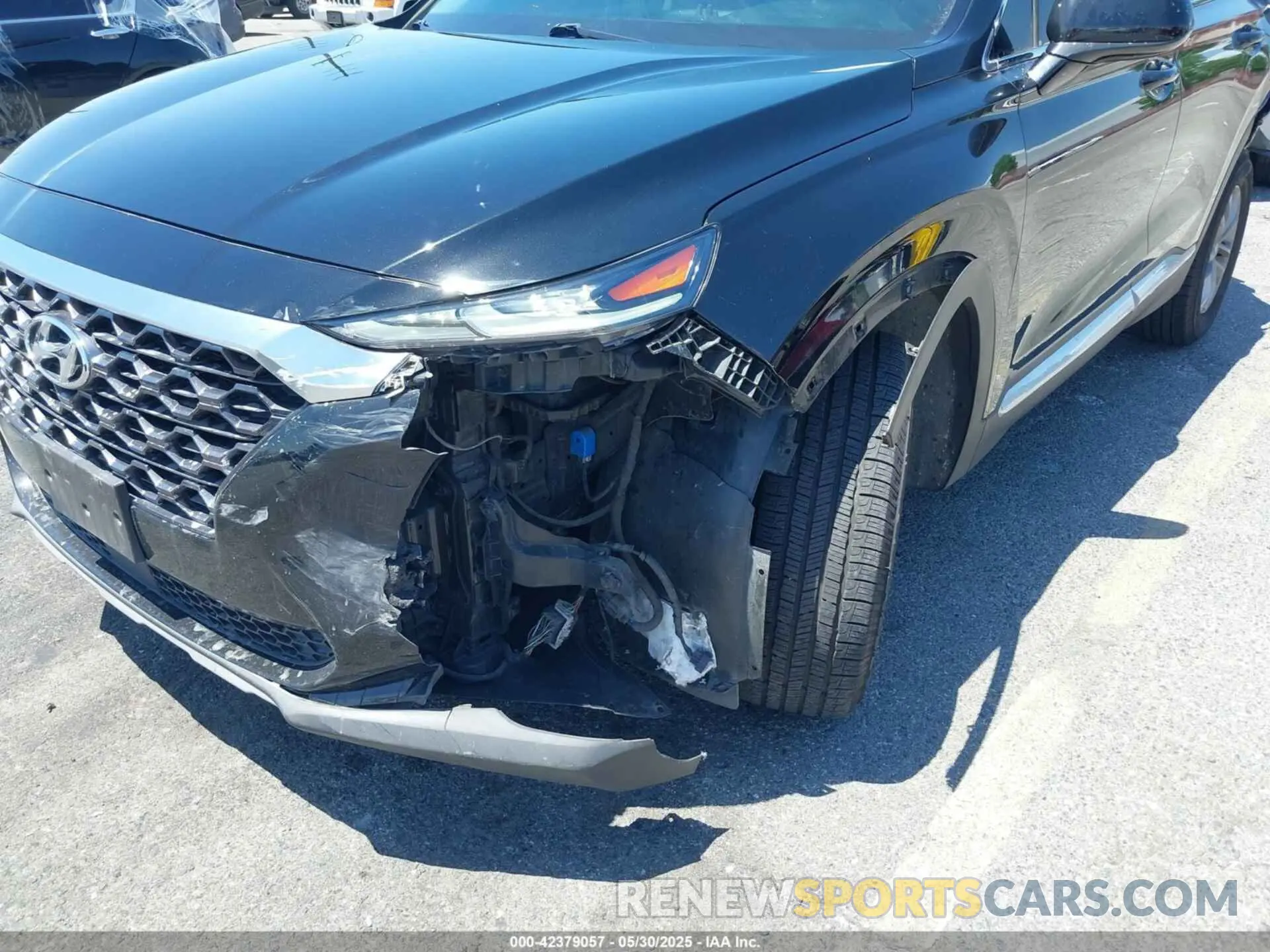 17 Photograph of a damaged car 5NMS33AD8LH242901 HYUNDAI SANTA FE 2020