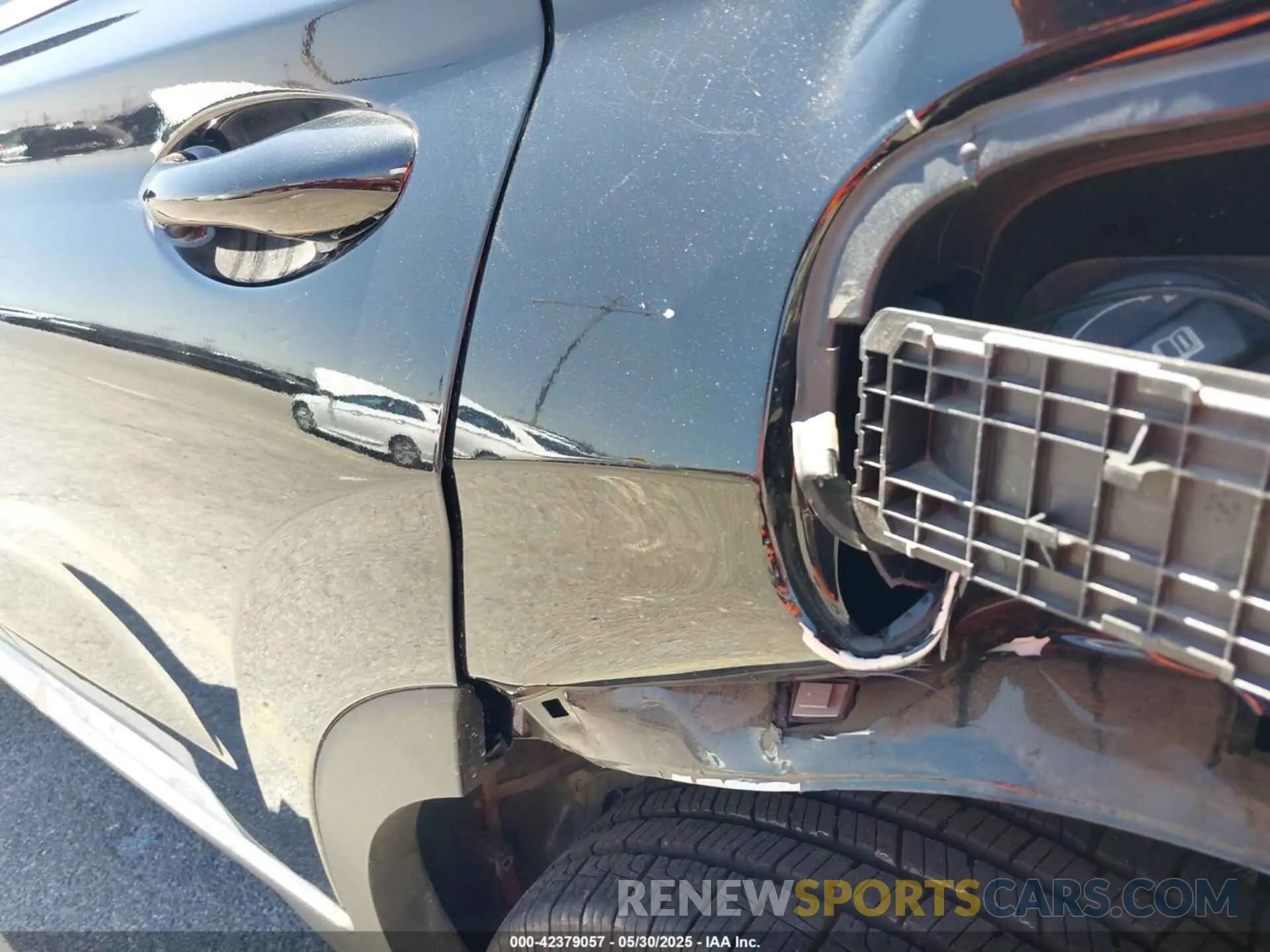 18 Photograph of a damaged car 5NMS33AD8LH242901 HYUNDAI SANTA FE 2020