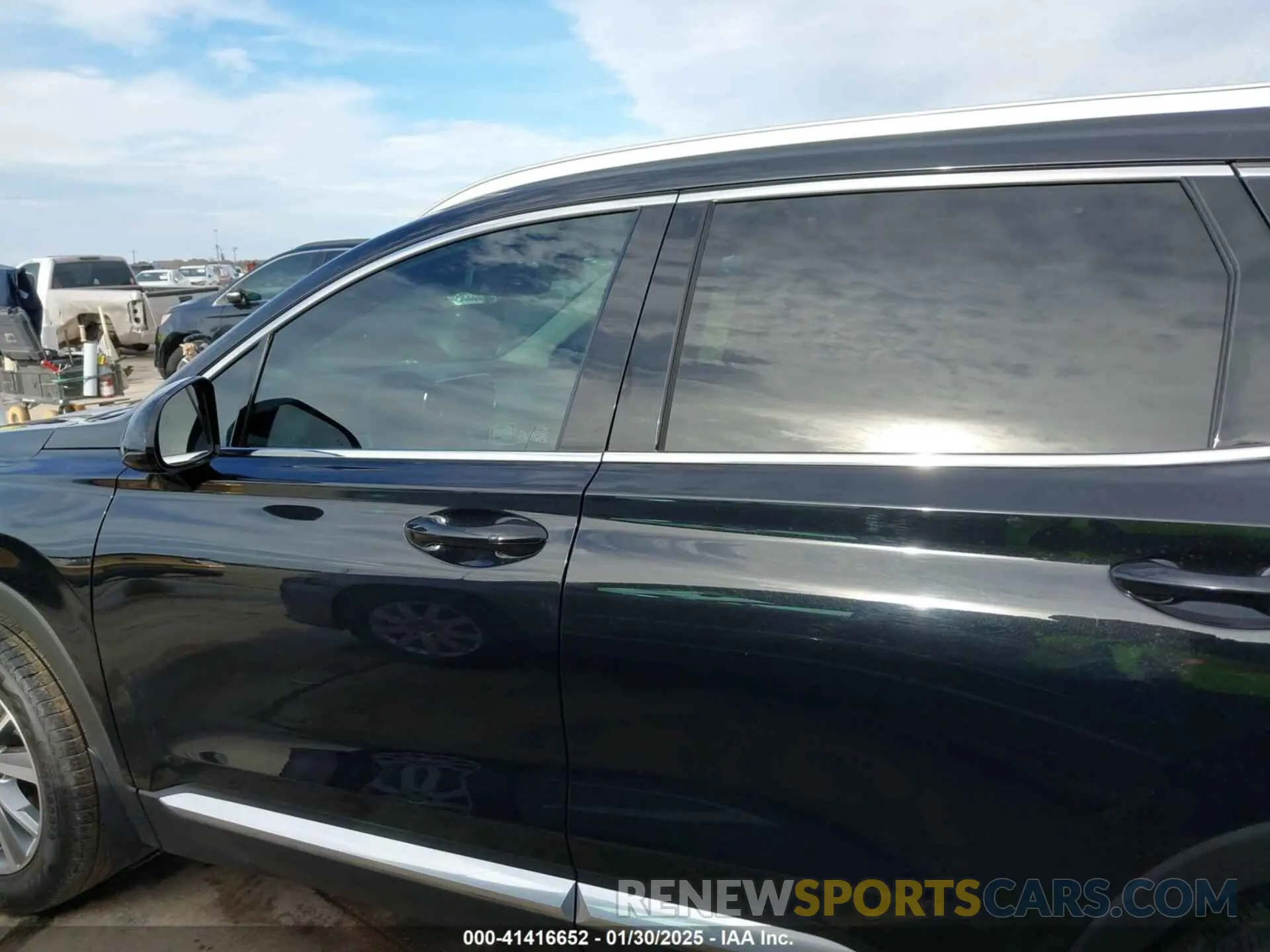 14 Photograph of a damaged car 5NMS33AD8LH265031 HYUNDAI SANTA FE 2020