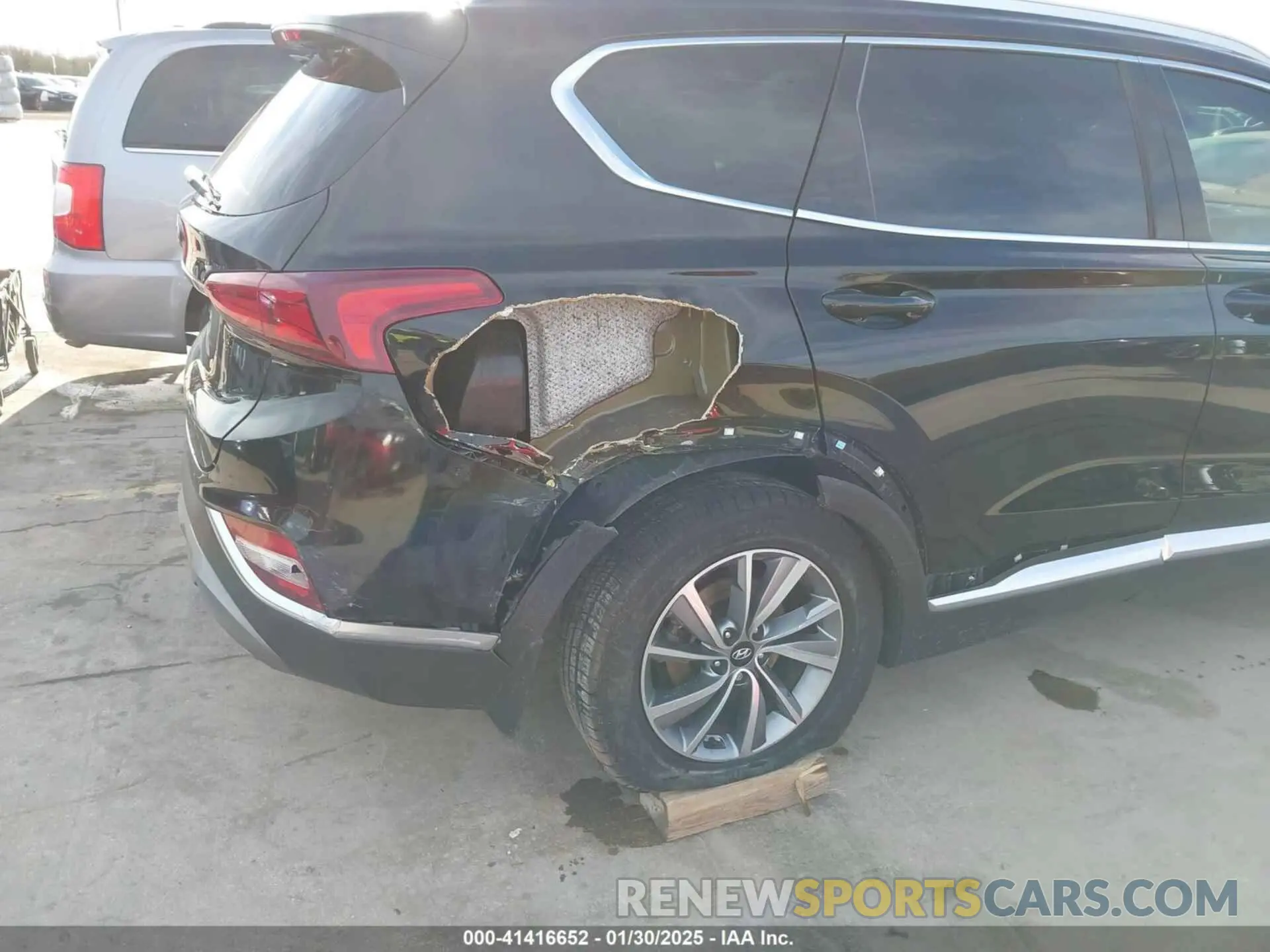 6 Photograph of a damaged car 5NMS33AD8LH265031 HYUNDAI SANTA FE 2020
