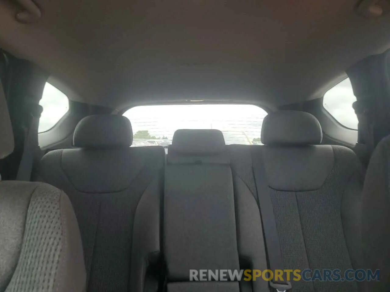 10 Photograph of a damaged car 5NMS33AD8LH284582 HYUNDAI SANTA FE 2020