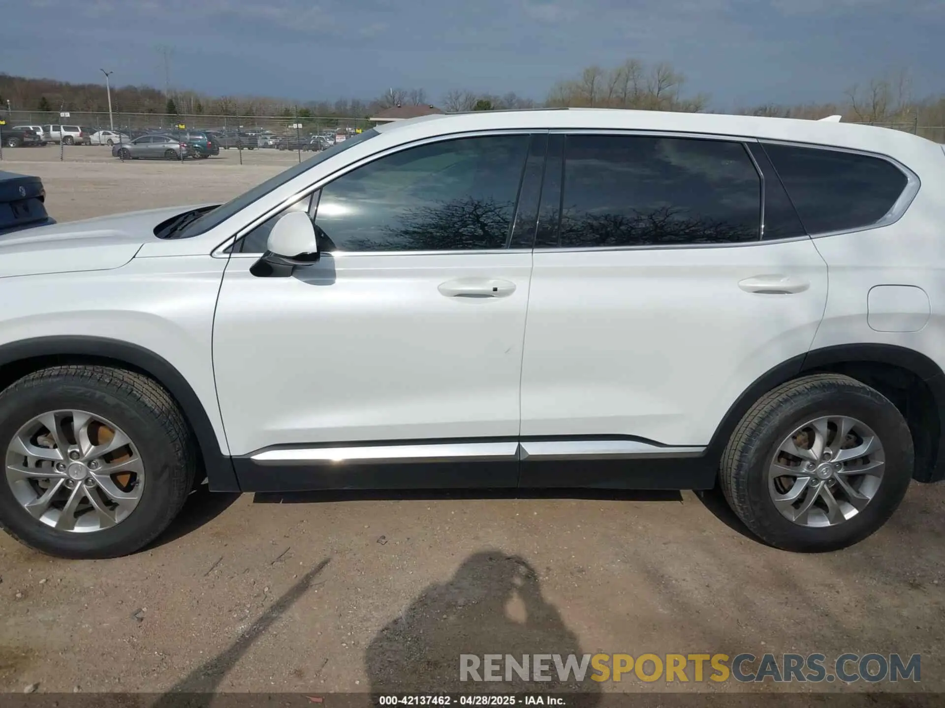 14 Photograph of a damaged car 5NMS33AD9LH154617 HYUNDAI SANTA FE 2020
