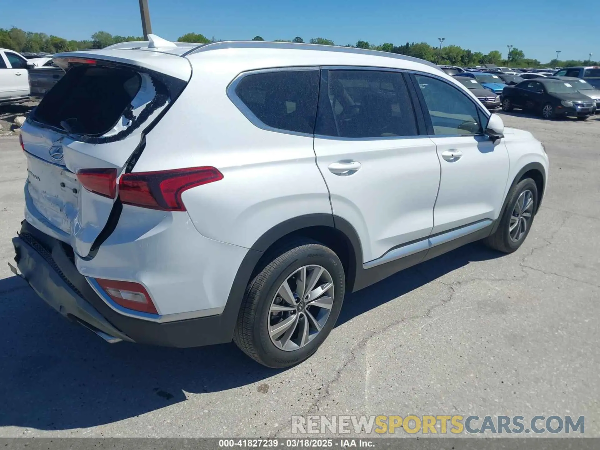 4 Photograph of a damaged car 5NMS33AD9LH243166 HYUNDAI SANTA FE 2020