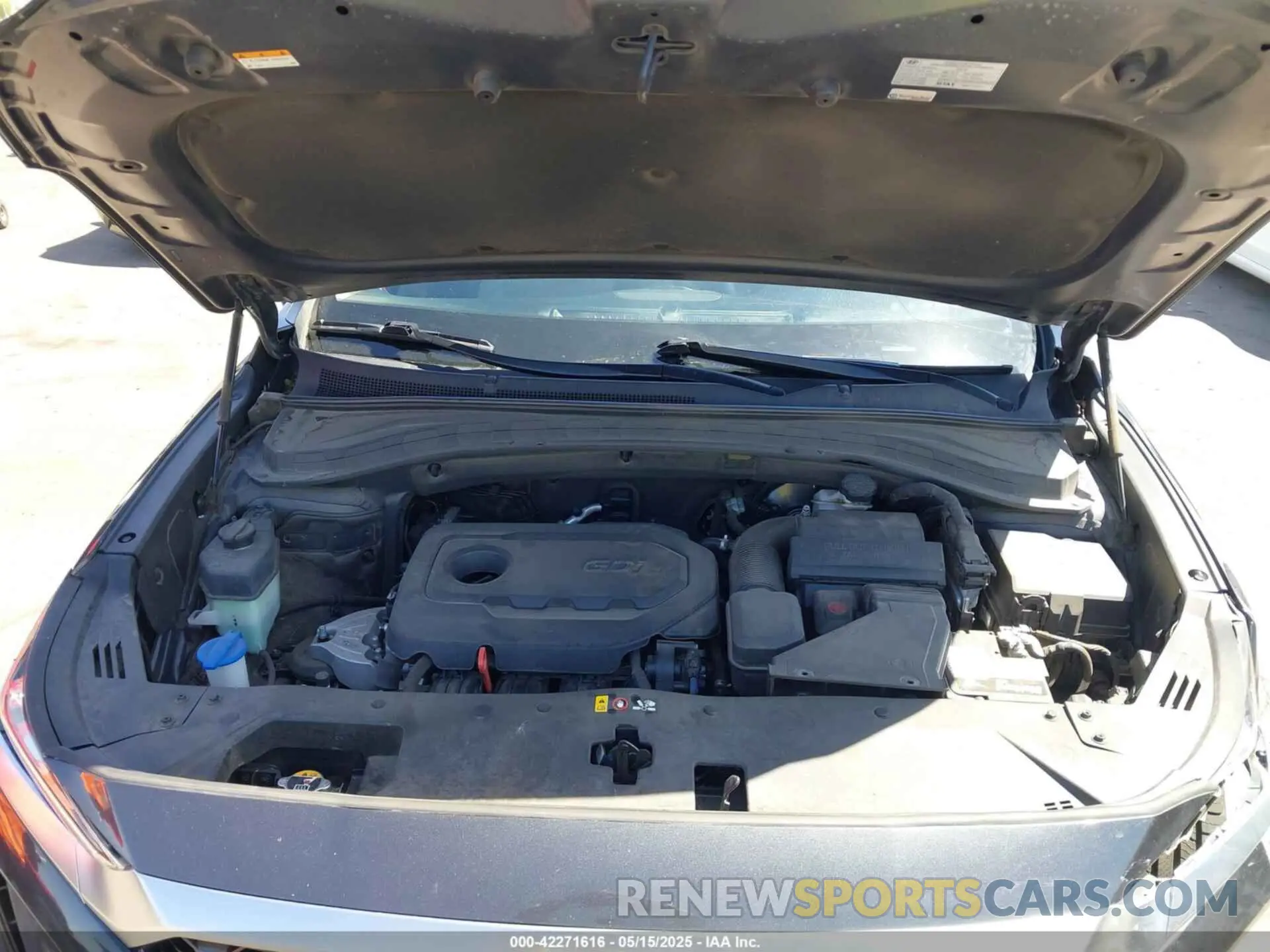 10 Photograph of a damaged car 5NMS33AD9LH257519 HYUNDAI SANTA FE 2020