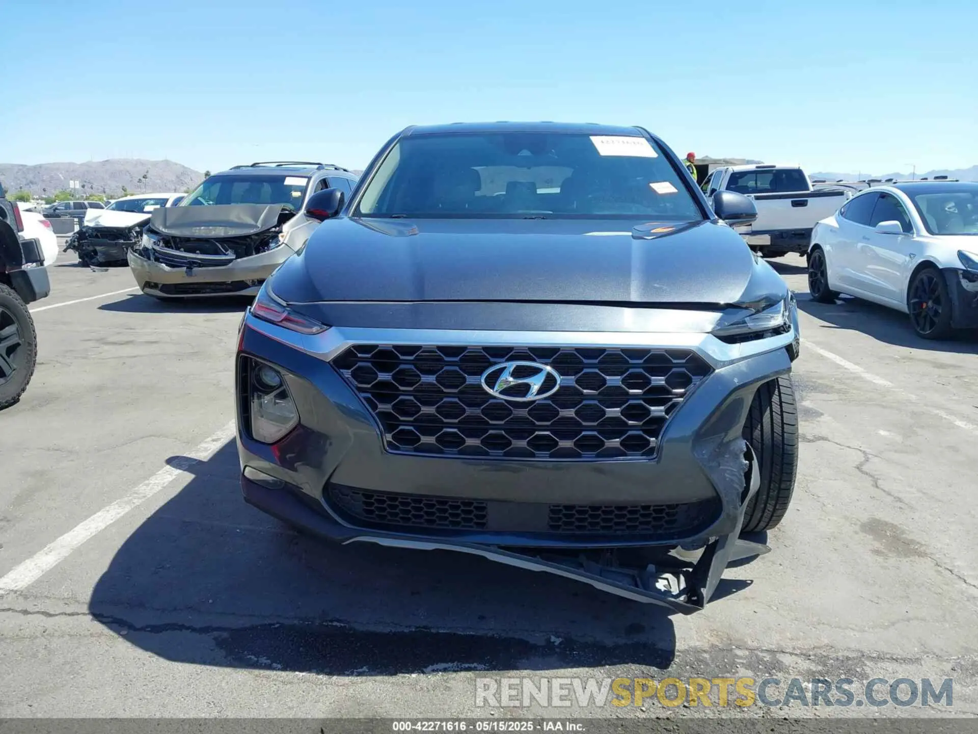 12 Photograph of a damaged car 5NMS33AD9LH257519 HYUNDAI SANTA FE 2020