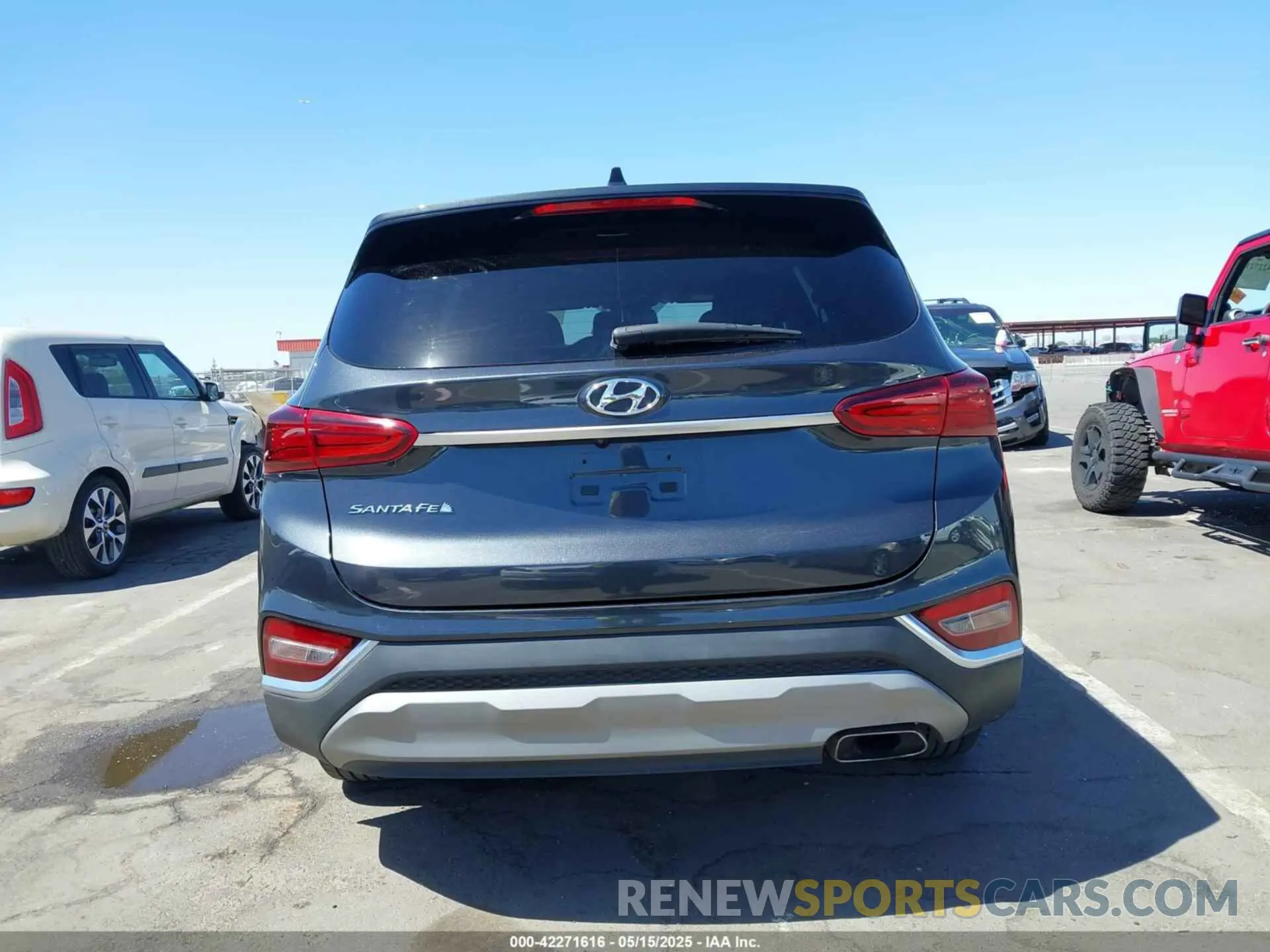 16 Photograph of a damaged car 5NMS33AD9LH257519 HYUNDAI SANTA FE 2020