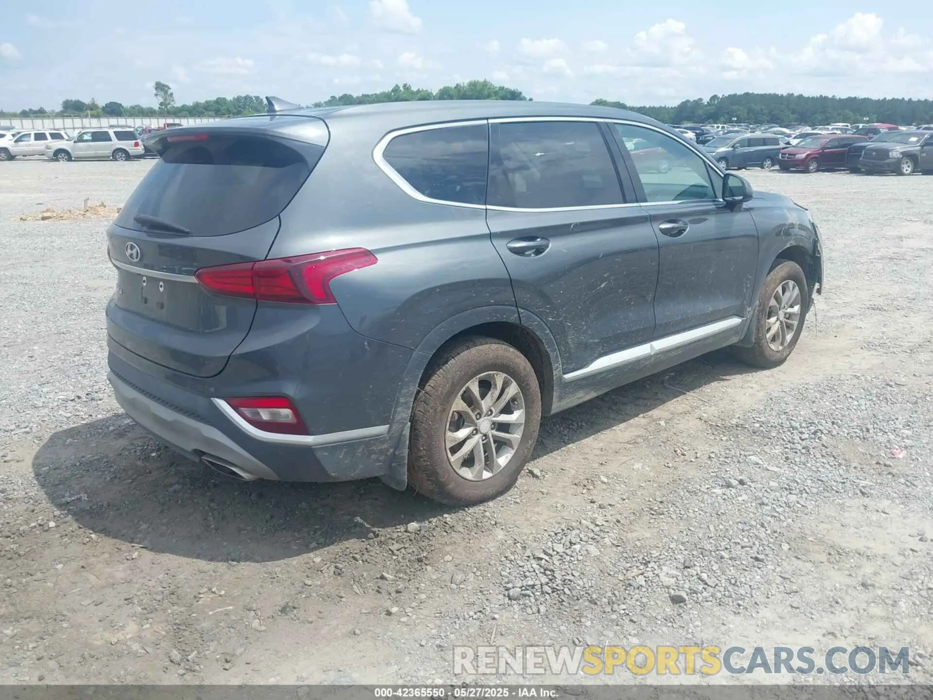 4 Photograph of a damaged car 5NMS33ADXLH148552 HYUNDAI SANTA FE 2020
