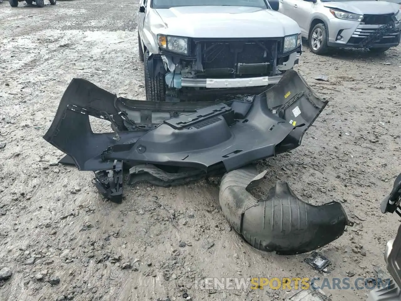 13 Photograph of a damaged car 5NMS33ADXLH166176 HYUNDAI SANTA FE 2020