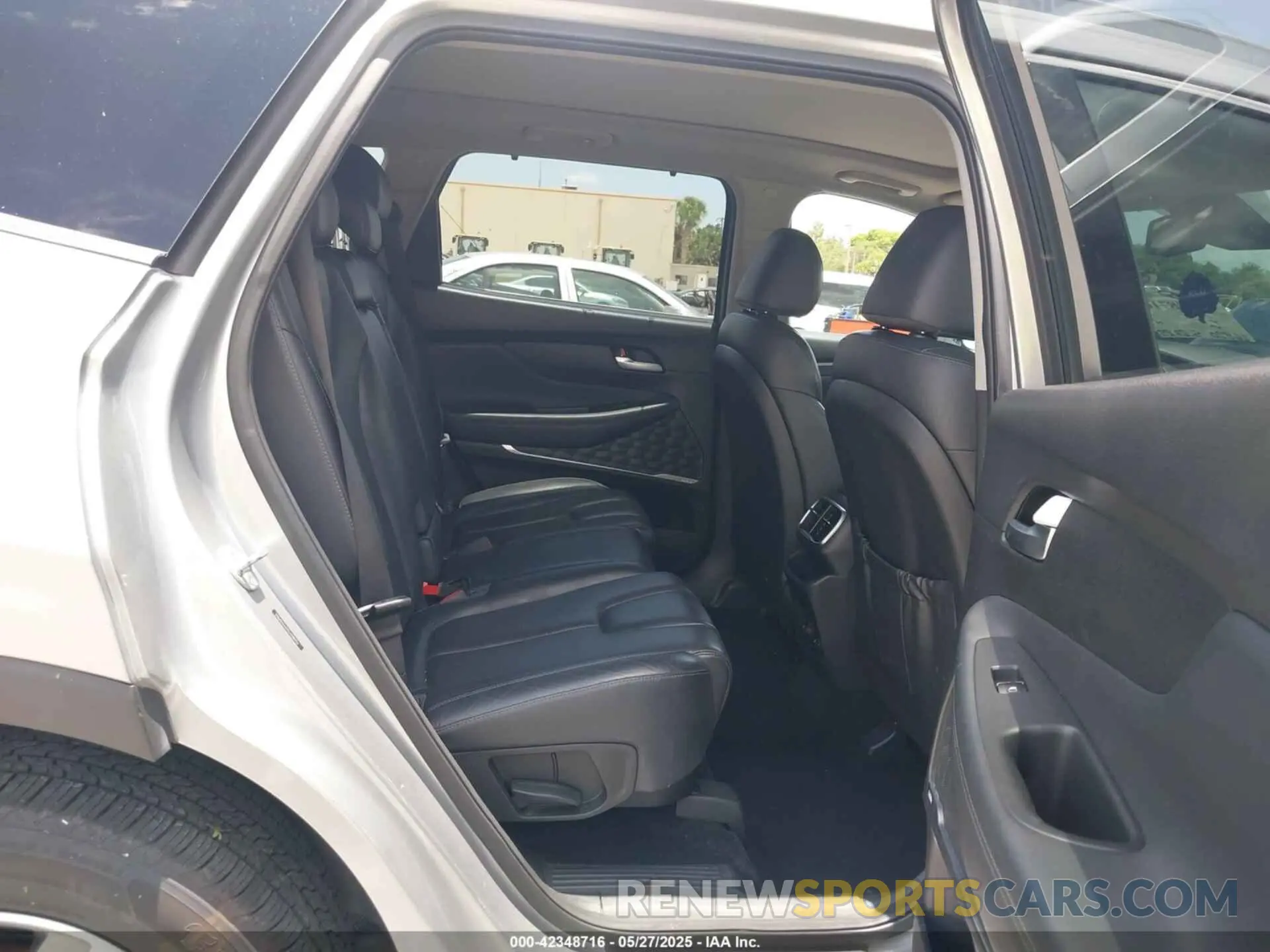 8 Photograph of a damaged car 5NMS33ADXLH288956 HYUNDAI SANTA FE 2020