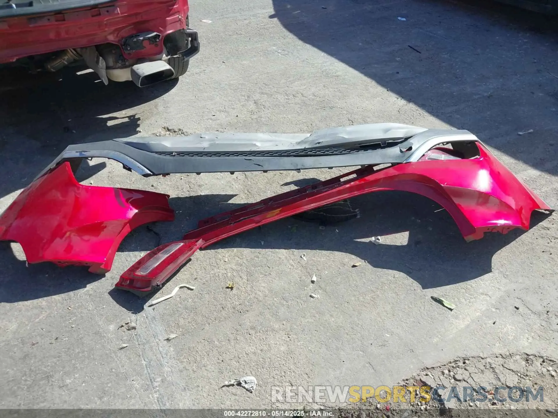 12 Photograph of a damaged car 5NMS33ADXLH292148 HYUNDAI SANTA FE 2020