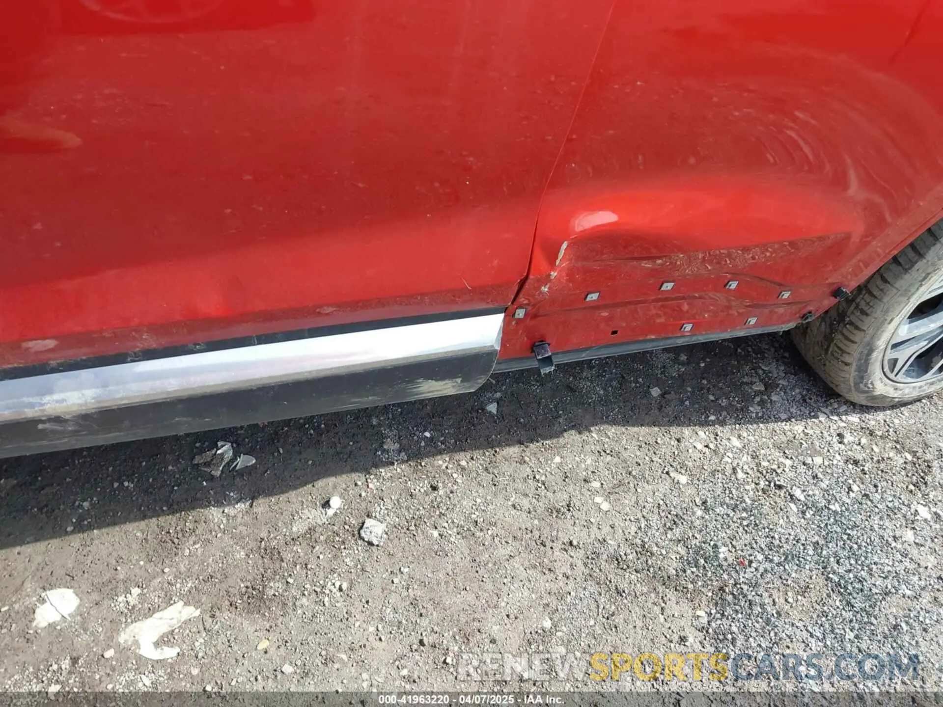 17 Photograph of a damaged car 5NMS3CAA3LH164386 HYUNDAI SANTA FE 2020
