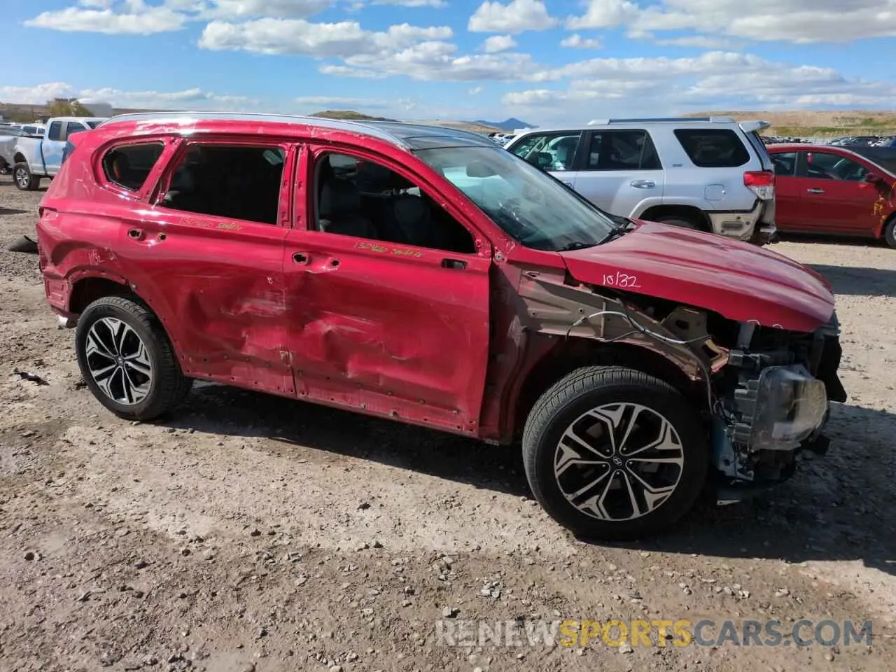 4 Photograph of a damaged car 5NMS3CAA4LH263542 HYUNDAI SANTA FE 2020