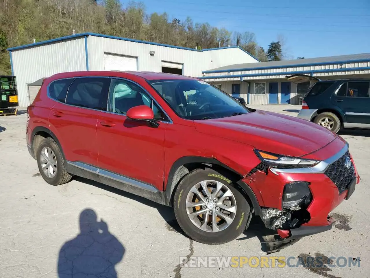 4 Photograph of a damaged car 5NMS3CAD0LH231987 HYUNDAI SANTA FE 2020