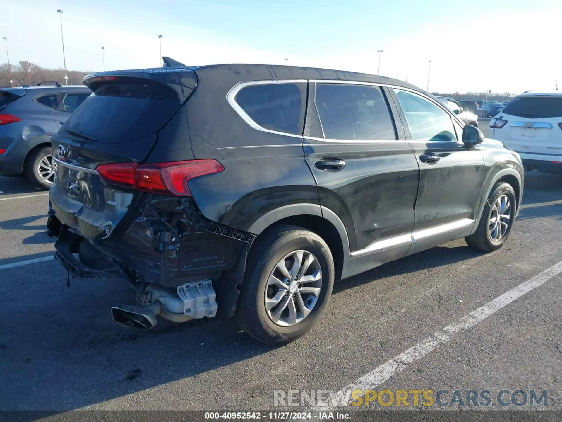 4 Photograph of a damaged car 5NMS3CAD1LH181245 HYUNDAI SANTA FE 2020