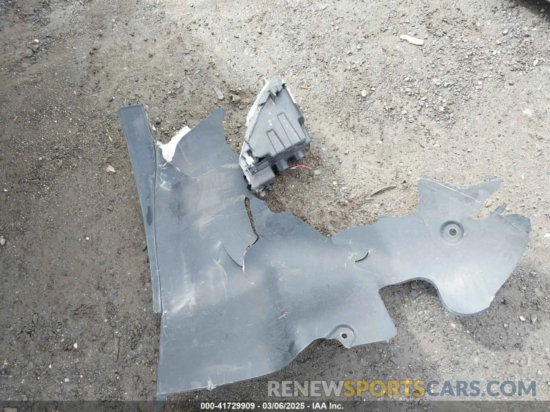 12 Photograph of a damaged car 5NMS3CAD2LH163997 HYUNDAI SANTA FE 2020