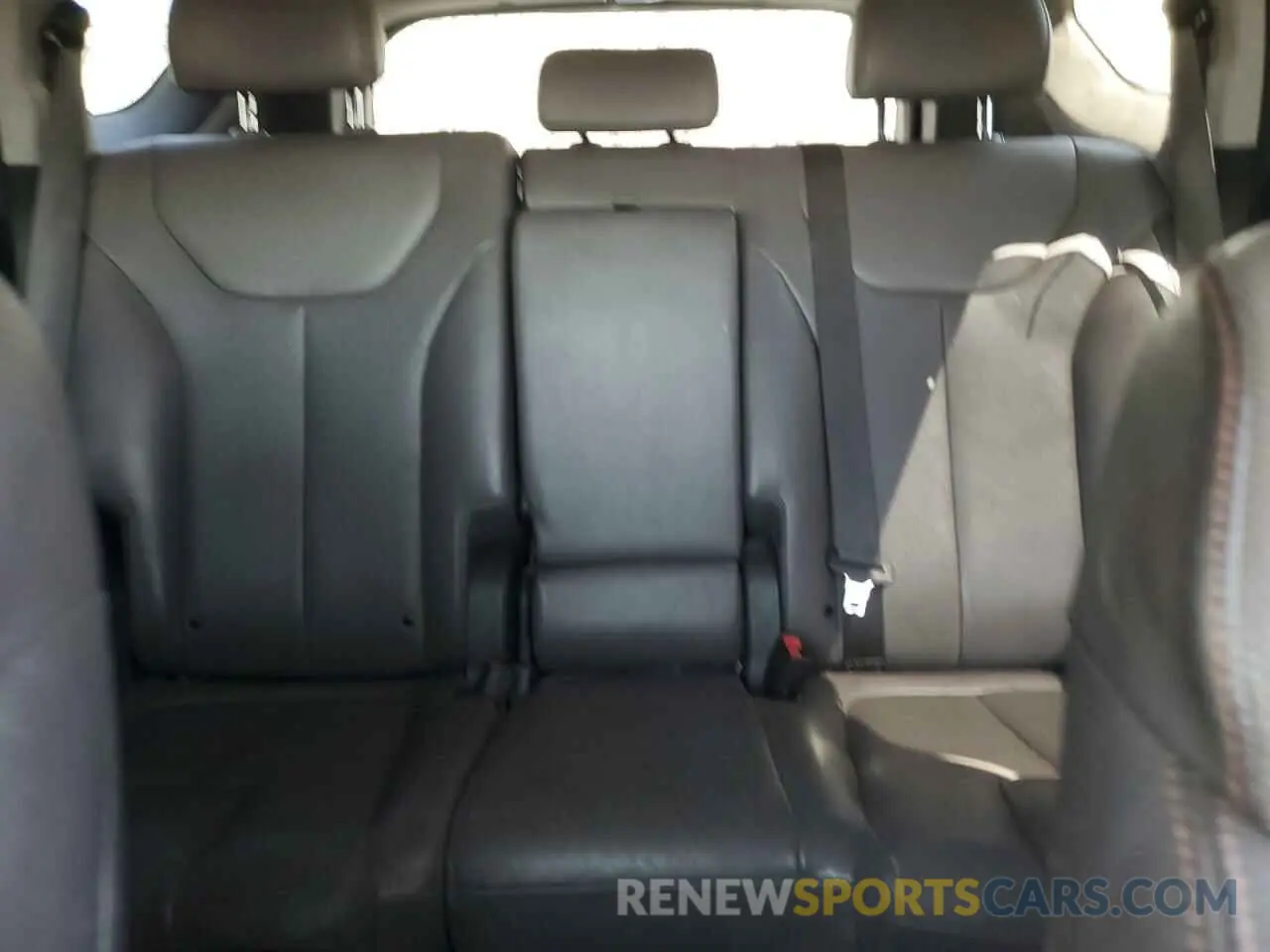10 Photograph of a damaged car 5NMS3CAD2LH180248 HYUNDAI SANTA FE 2020