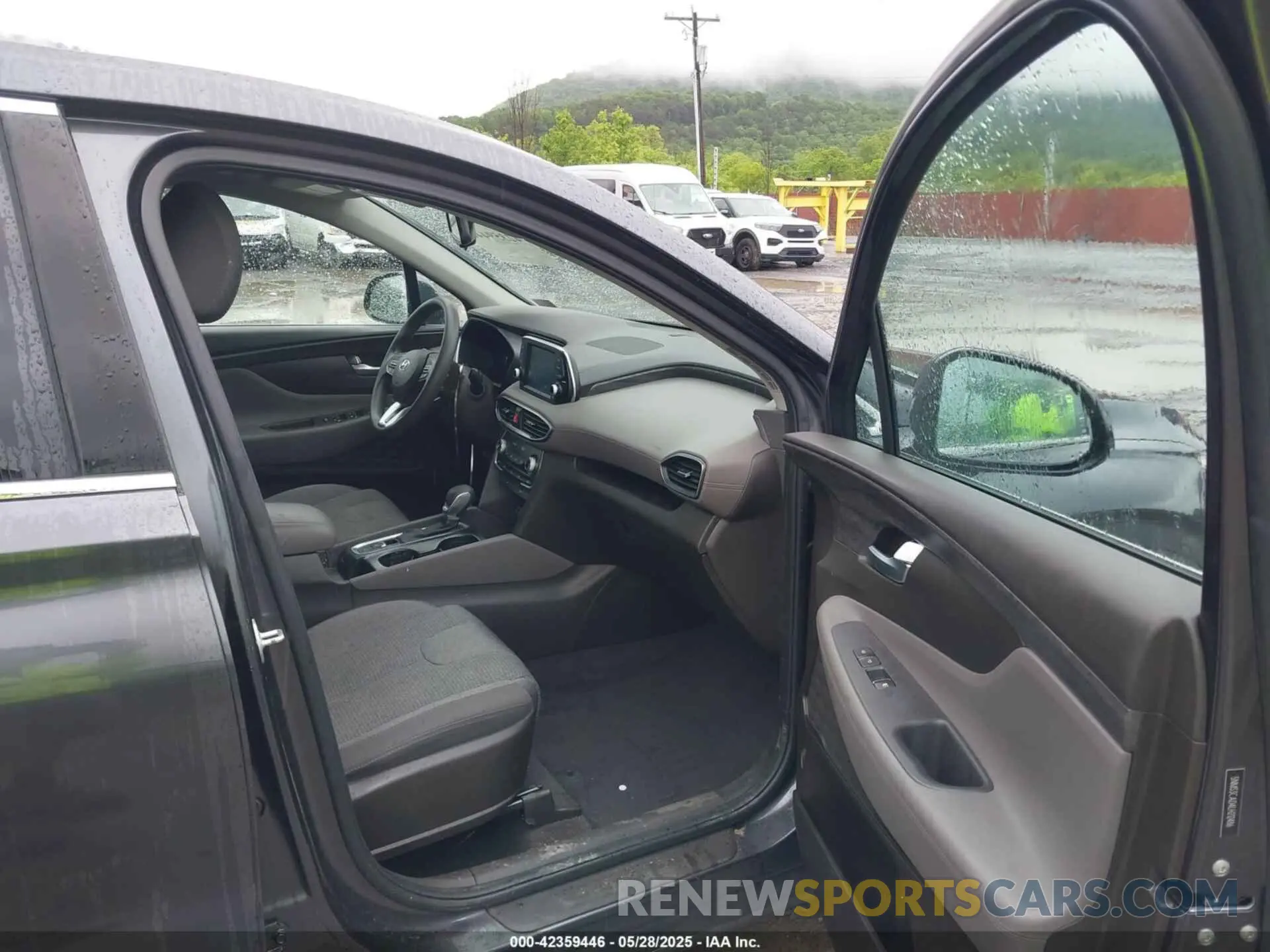 5 Photograph of a damaged car 5NMS3CAD4LH212486 HYUNDAI SANTA FE 2020