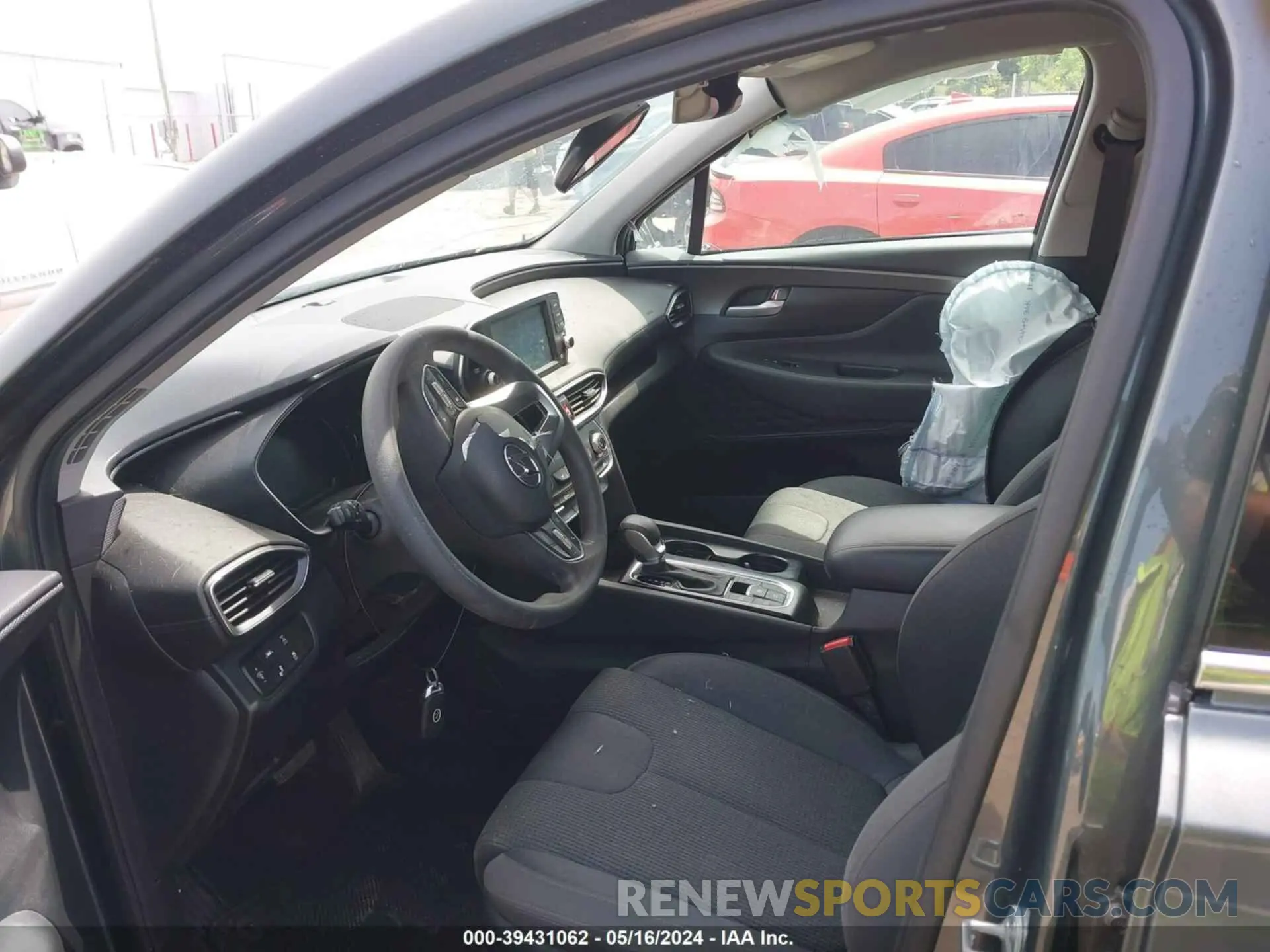 5 Photograph of a damaged car 5NMS3CAD5LH256335 HYUNDAI SANTA FE 2020