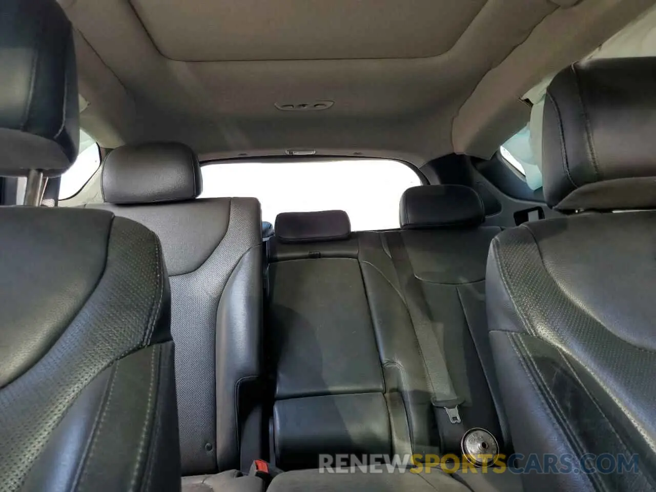 10 Photograph of a damaged car 5NMS3CAD8LH131863 HYUNDAI SANTA FE 2020
