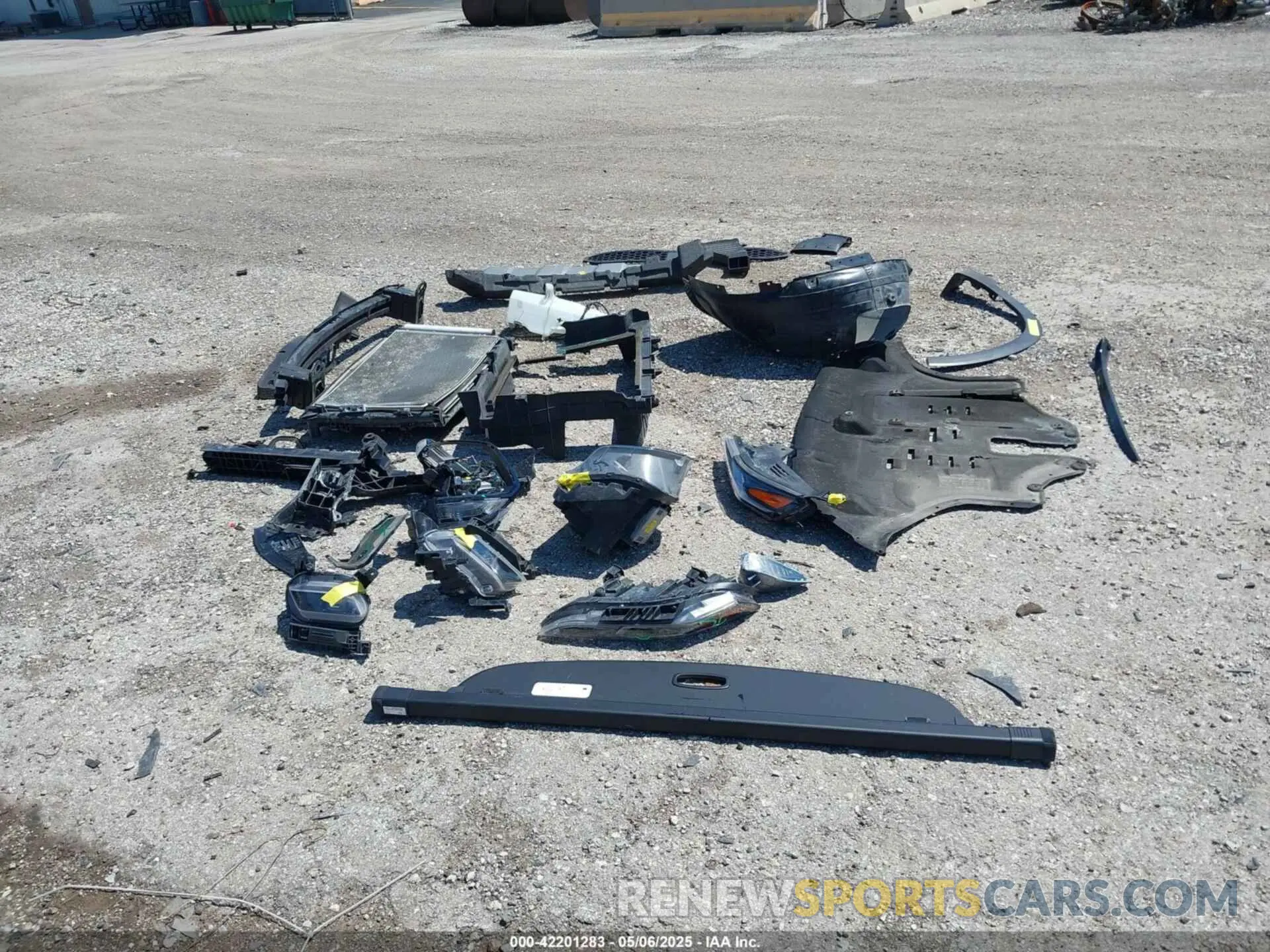 18 Photograph of a damaged car 5NMS3CAD8LH217030 HYUNDAI SANTA FE 2020