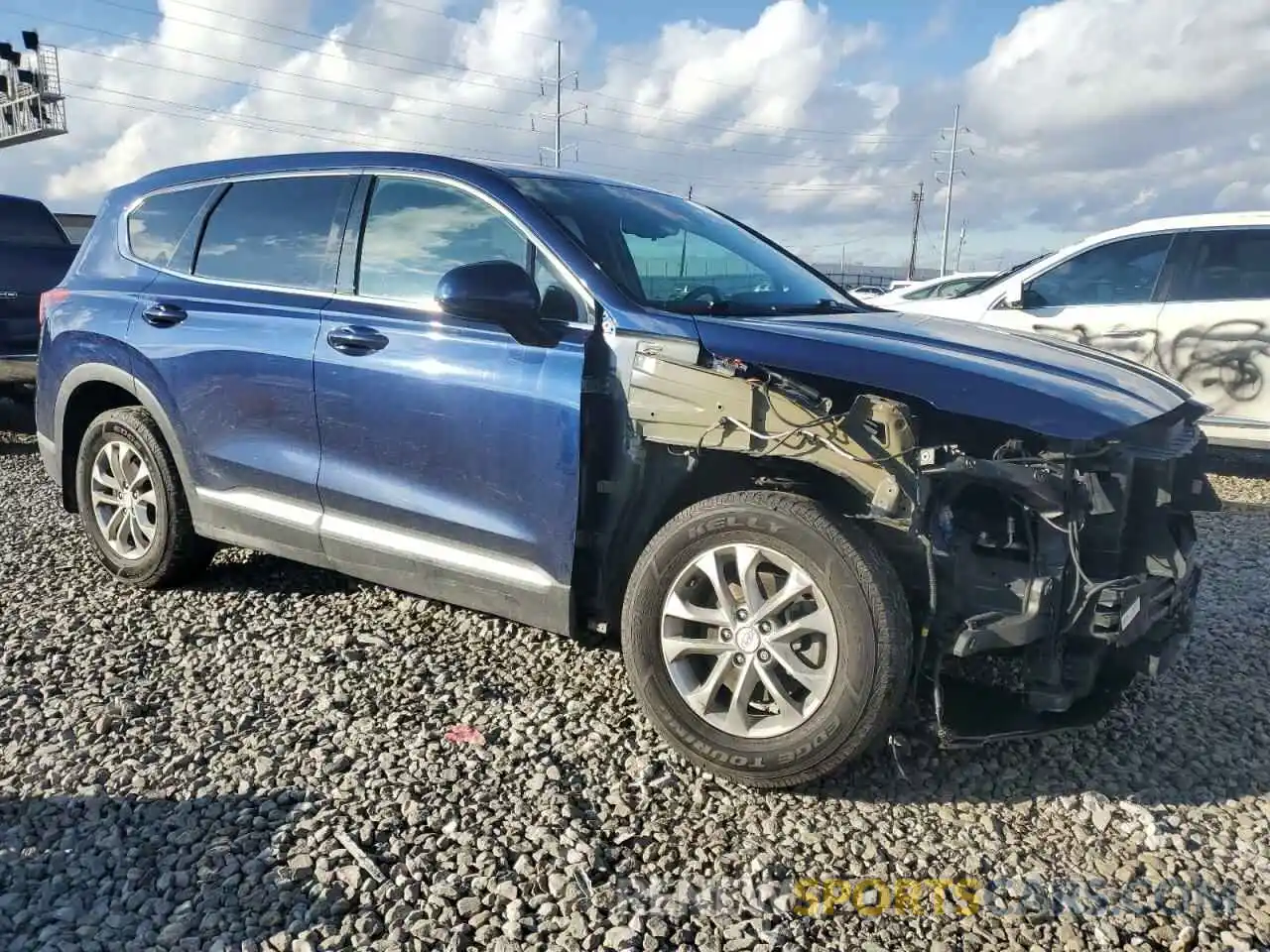 4 Photograph of a damaged car 5NMS3CADXLH238316 HYUNDAI SANTA FE 2020