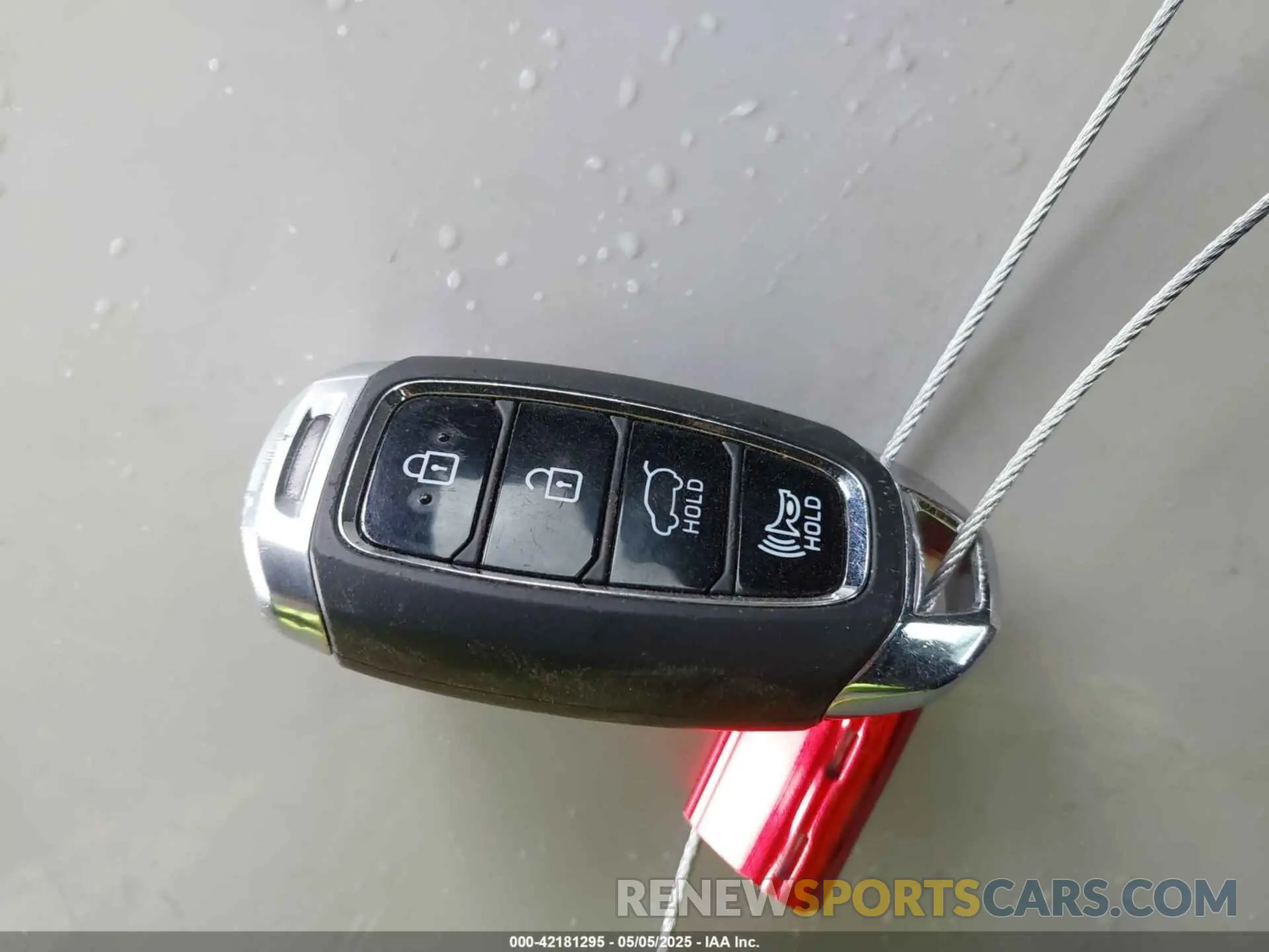 11 Photograph of a damaged car 5NMS53AA1LH220156 HYUNDAI SANTA FE 2020