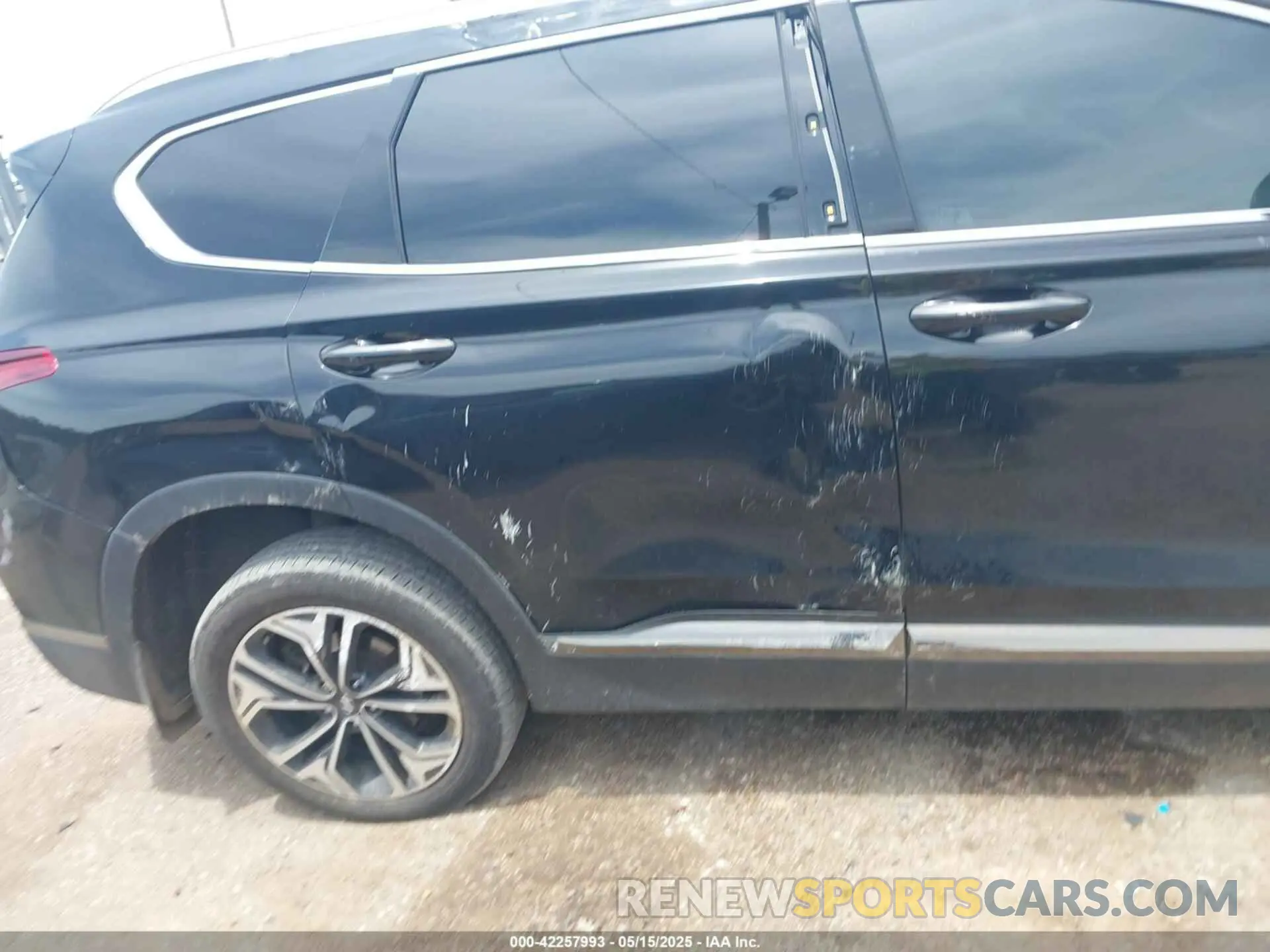 18 Photograph of a damaged car 5NMS53AA2LH247320 HYUNDAI SANTA FE 2020