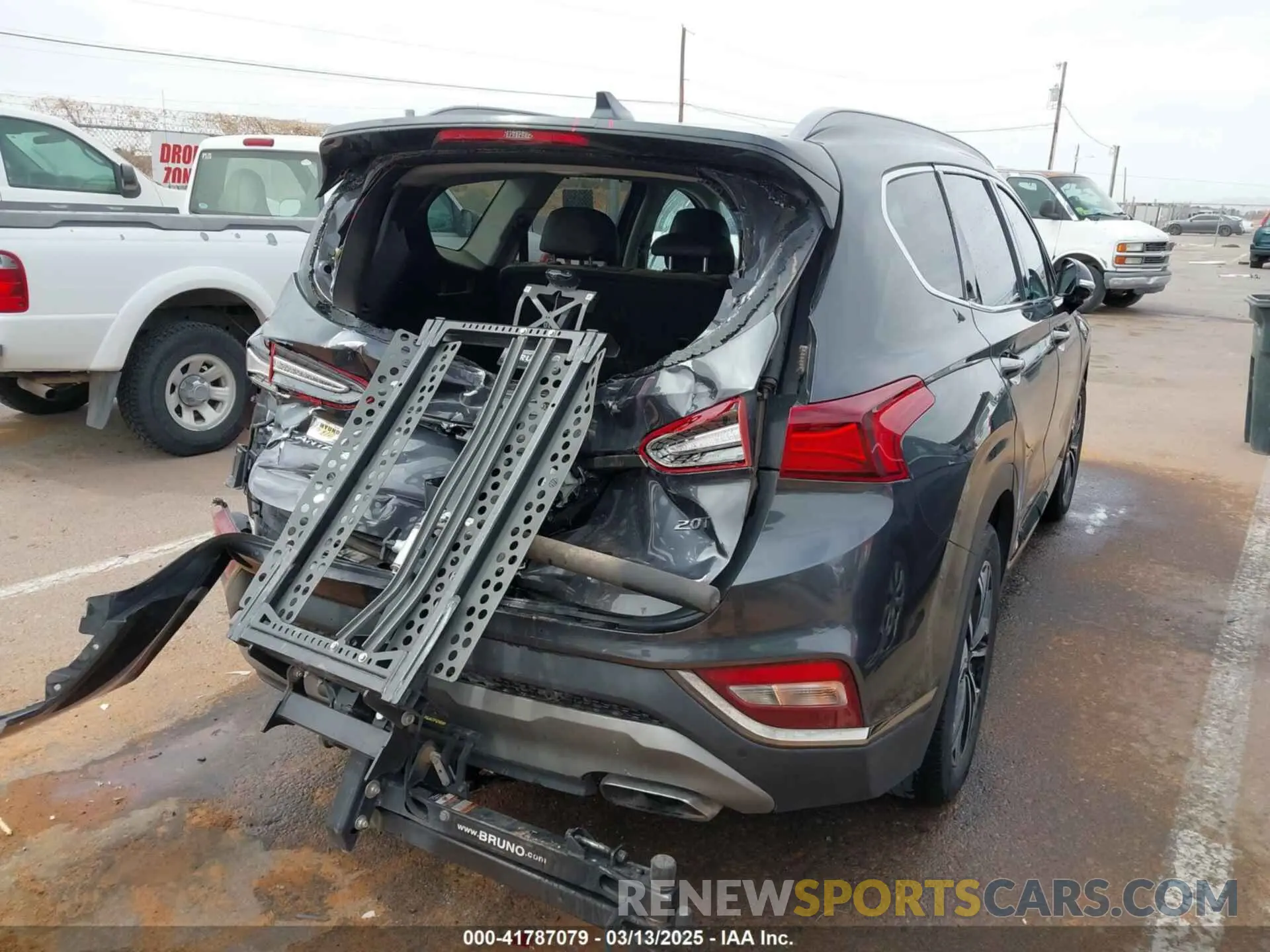 6 Photograph of a damaged car 5NMS53AA8LH213608 HYUNDAI SANTA FE 2020