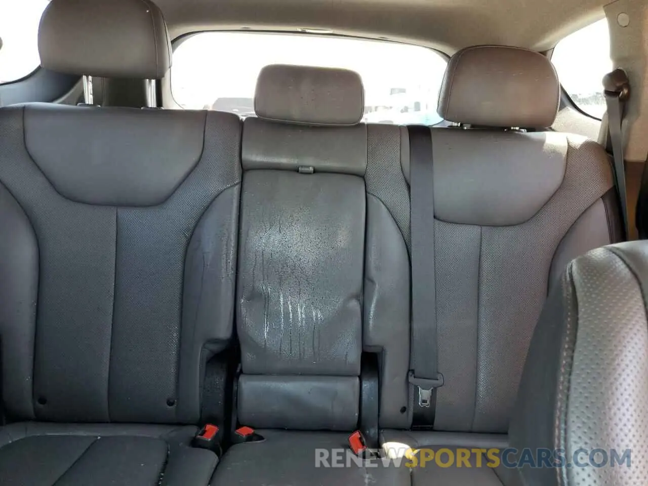 10 Photograph of a damaged car 5NMS53AD6LH270111 HYUNDAI SANTA FE 2020