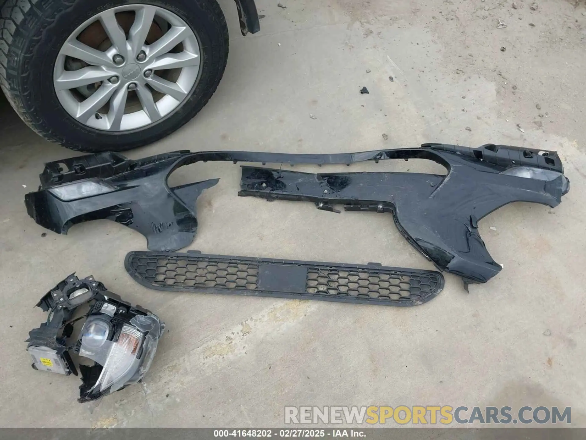 12 Photograph of a damaged car 5NMS53AD9LH180421 HYUNDAI SANTA FE 2020