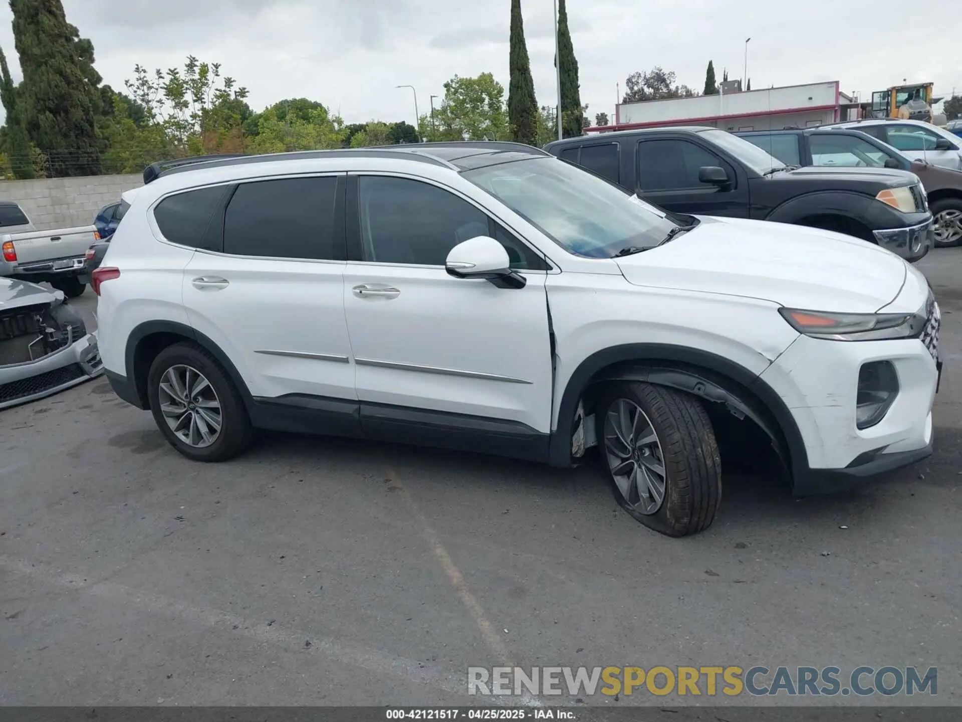 12 Photograph of a damaged car 5NMS53AD9LH216639 HYUNDAI SANTA FE 2020