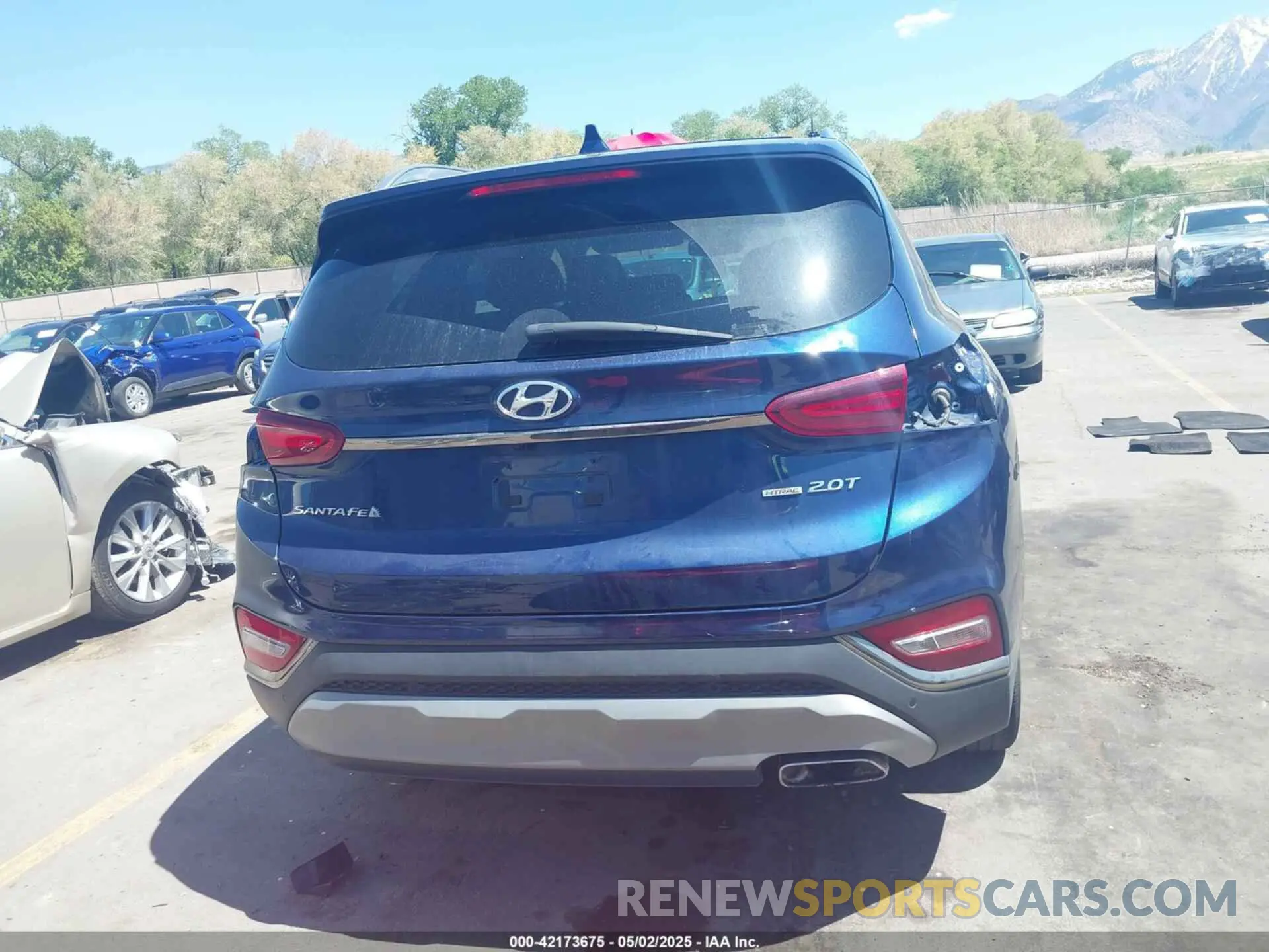 17 Photograph of a damaged car 5NMS5CAA1LH270457 HYUNDAI SANTA FE 2020