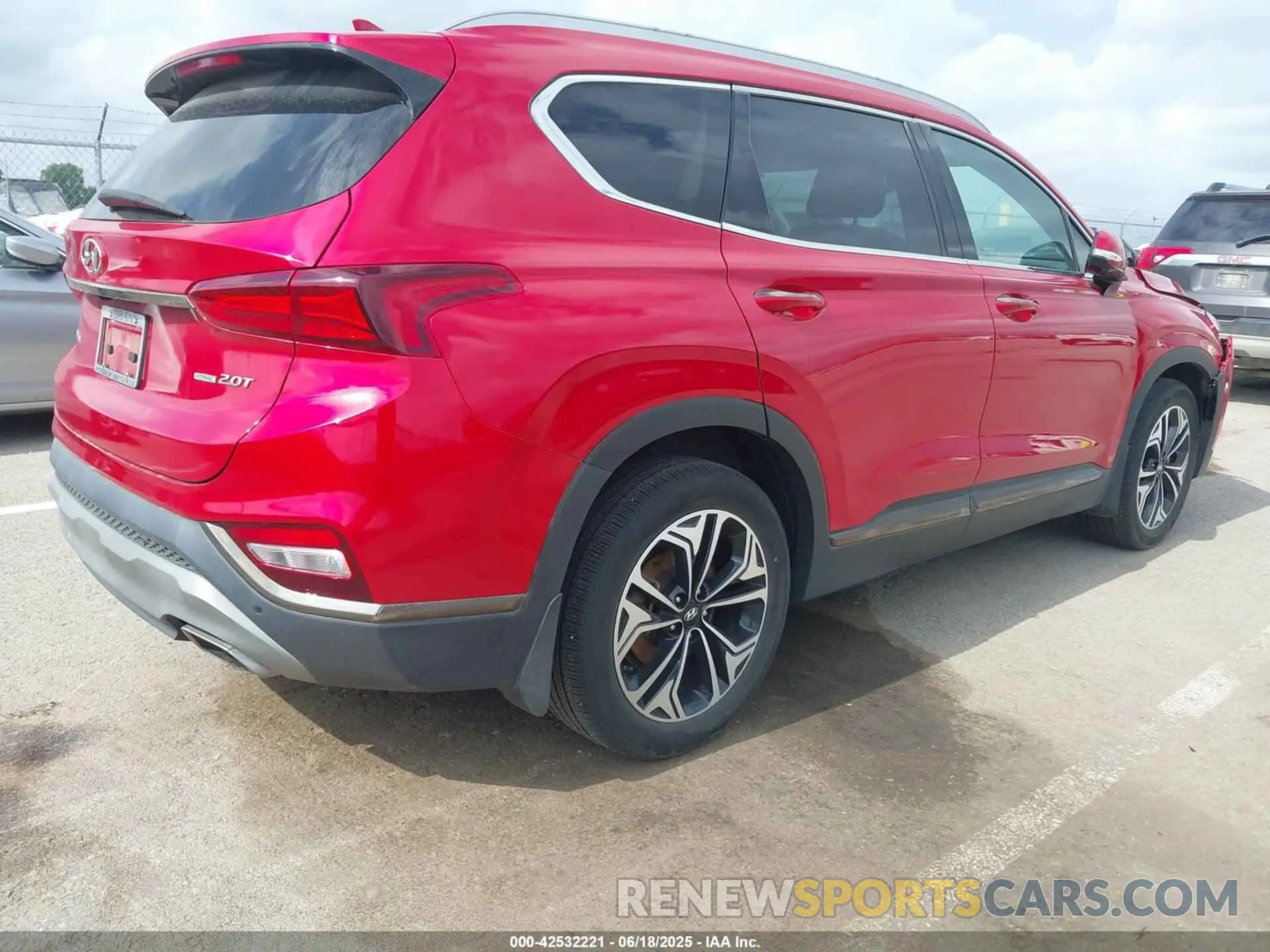 4 Photograph of a damaged car 5NMS5CAA1LH276131 HYUNDAI SANTA FE 2020