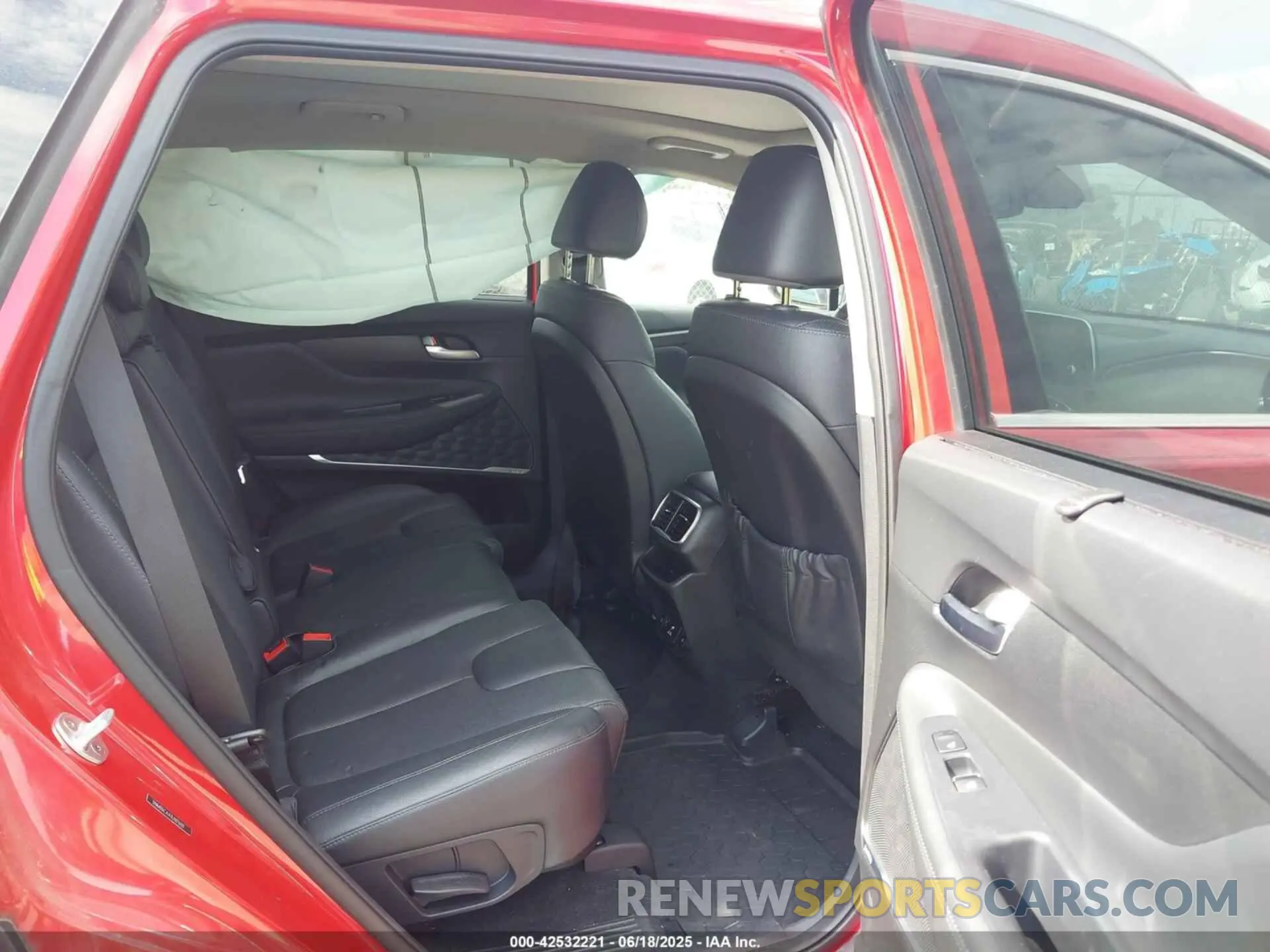 8 Photograph of a damaged car 5NMS5CAA1LH276131 HYUNDAI SANTA FE 2020